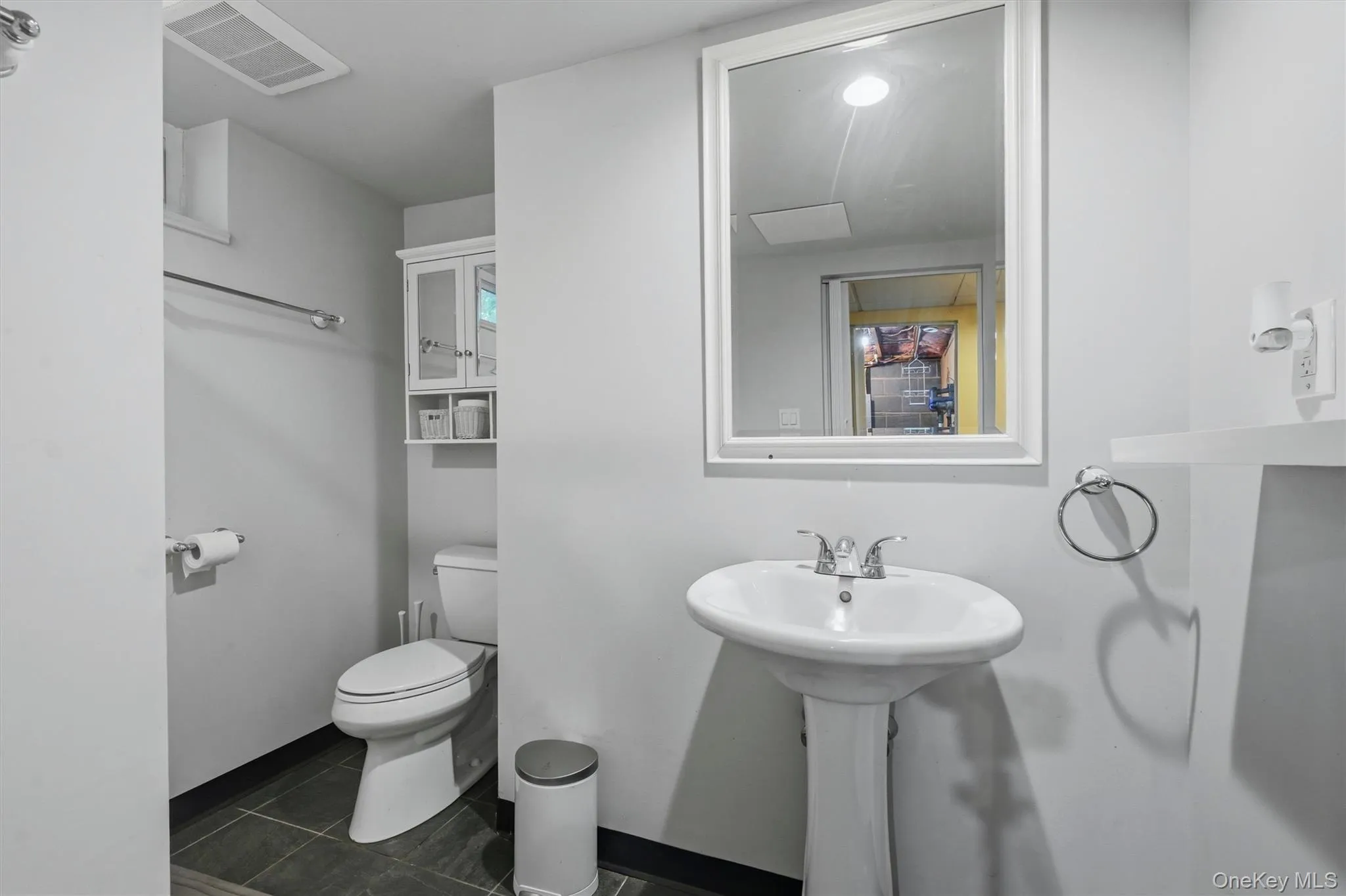 5 Anna Place, Marlboro, NY, 3 Bedrooms Bedrooms, 8 Rooms Rooms,2 BathroomsBathrooms,Residential,For Rent,Anna,0,1036109 5 Anna Place, Marlboro, NY, 3 Bedrooms Bedrooms, 8 Rooms Rooms,2 BathroomsBathrooms,Residential,For Rent,Anna,0,1036109