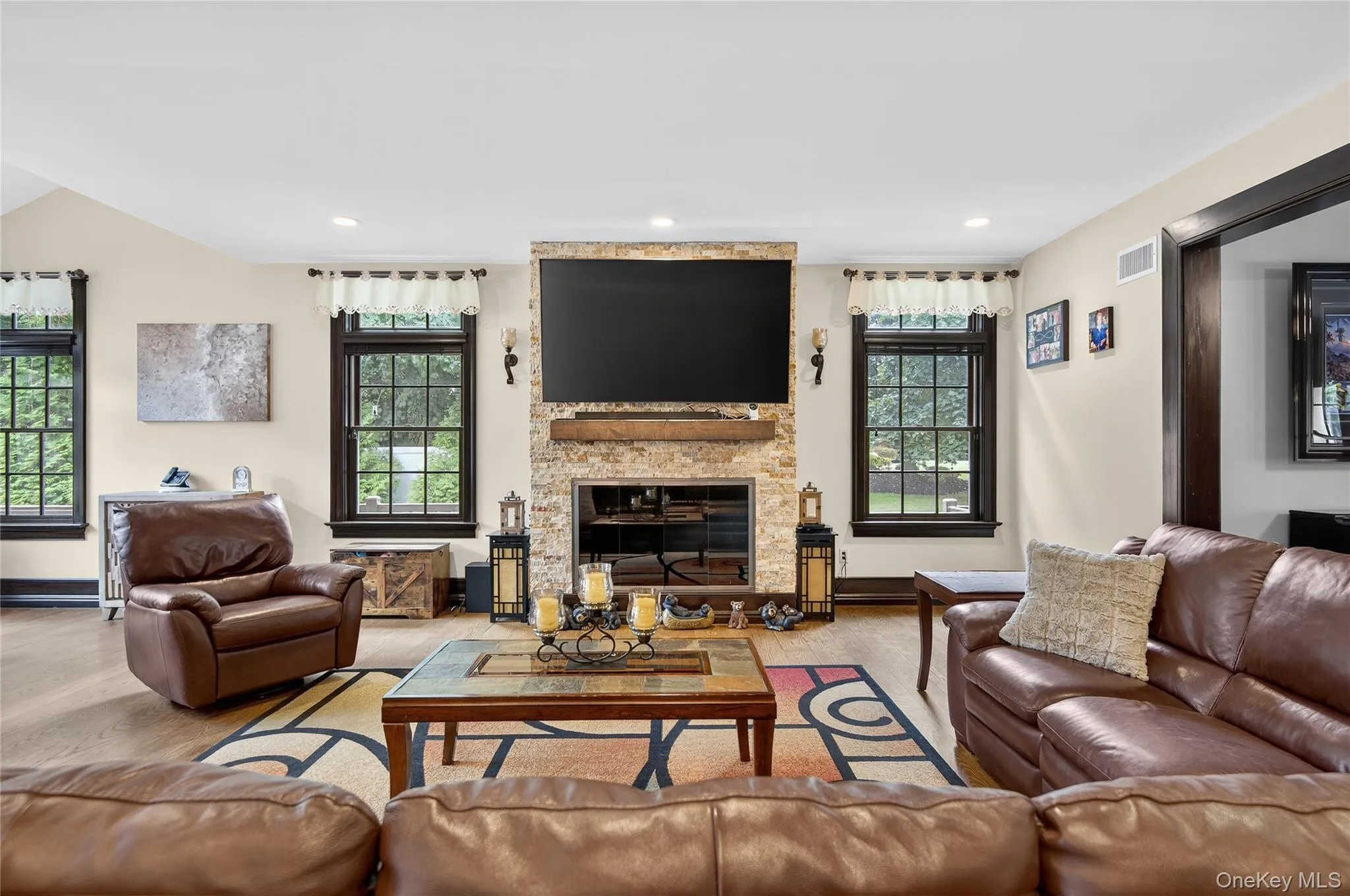 23 Gloria Lane, Huntington, NY, 6 Bedrooms Bedrooms, 15 Rooms Rooms,6 BathroomsBathrooms,Residential,For Rent,Gloria,0,1036110 23 Gloria Lane, Huntington, NY, 6 Bedrooms Bedrooms, 15 Rooms Rooms,6 BathroomsBathrooms,Residential,For Rent,Gloria,0,1036110