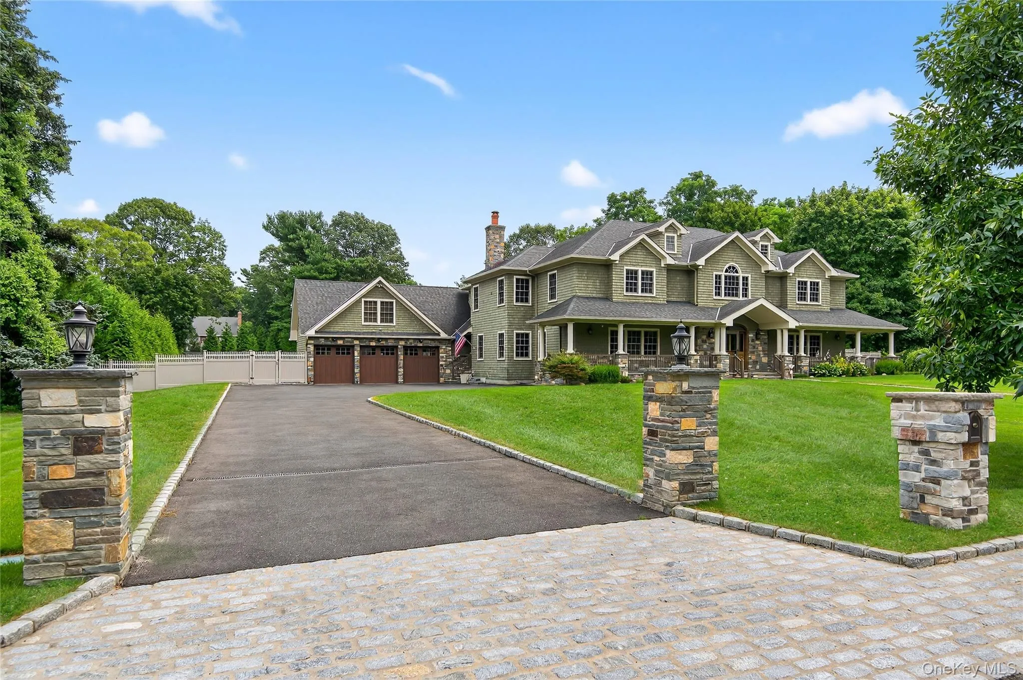 23 Gloria Lane, Huntington, NY, 6 Bedrooms Bedrooms, 15 Rooms Rooms,6 BathroomsBathrooms,Residential,For Rent,Gloria,0,1036110 23 Gloria Lane, Huntington, NY, 6 Bedrooms Bedrooms, 15 Rooms Rooms,6 BathroomsBathrooms,Residential,For Rent,Gloria,0,1036110