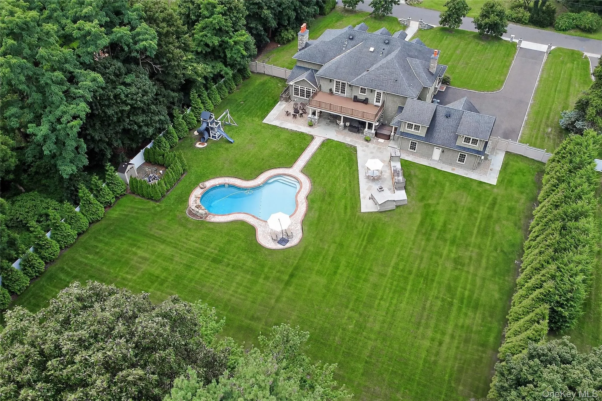 23 Gloria Lane, Huntington, NY, 6 Bedrooms Bedrooms, 15 Rooms Rooms,6 BathroomsBathrooms,Residential,For Rent,Gloria,0,1036110 23 Gloria Lane, Huntington, NY, 6 Bedrooms Bedrooms, 15 Rooms Rooms,6 BathroomsBathrooms,Residential,For Rent,Gloria,0,1036110
