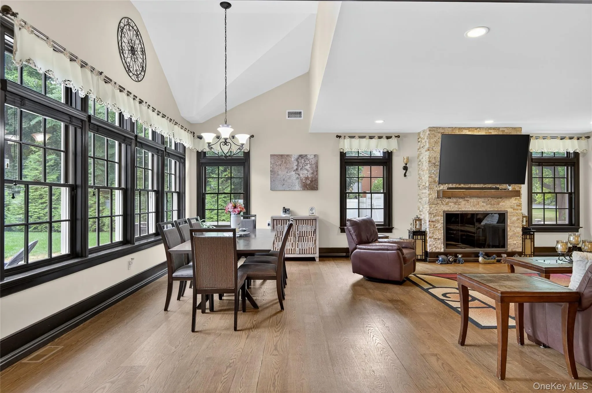 23 Gloria Lane, Huntington, NY, 6 Bedrooms Bedrooms, 15 Rooms Rooms,6 BathroomsBathrooms,Residential,For Rent,Gloria,0,1036110 23 Gloria Lane, Huntington, NY, 6 Bedrooms Bedrooms, 15 Rooms Rooms,6 BathroomsBathrooms,Residential,For Rent,Gloria,0,1036110