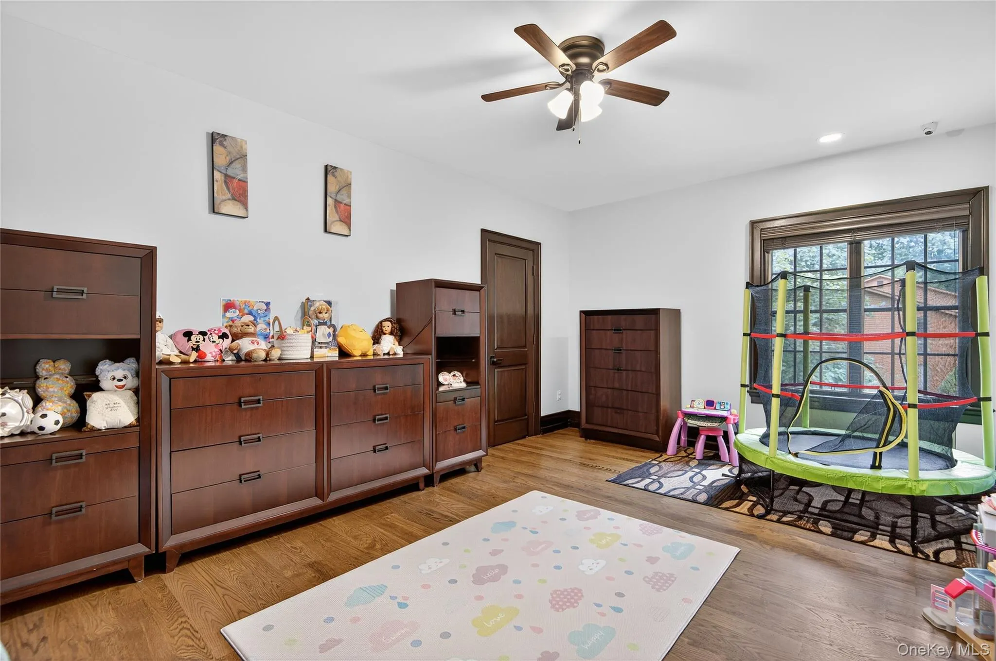 23 Gloria Lane, Huntington, NY, 6 Bedrooms Bedrooms, 15 Rooms Rooms,6 BathroomsBathrooms,Residential,For Rent,Gloria,0,1036110 23 Gloria Lane, Huntington, NY, 6 Bedrooms Bedrooms, 15 Rooms Rooms,6 BathroomsBathrooms,Residential,For Rent,Gloria,0,1036110
