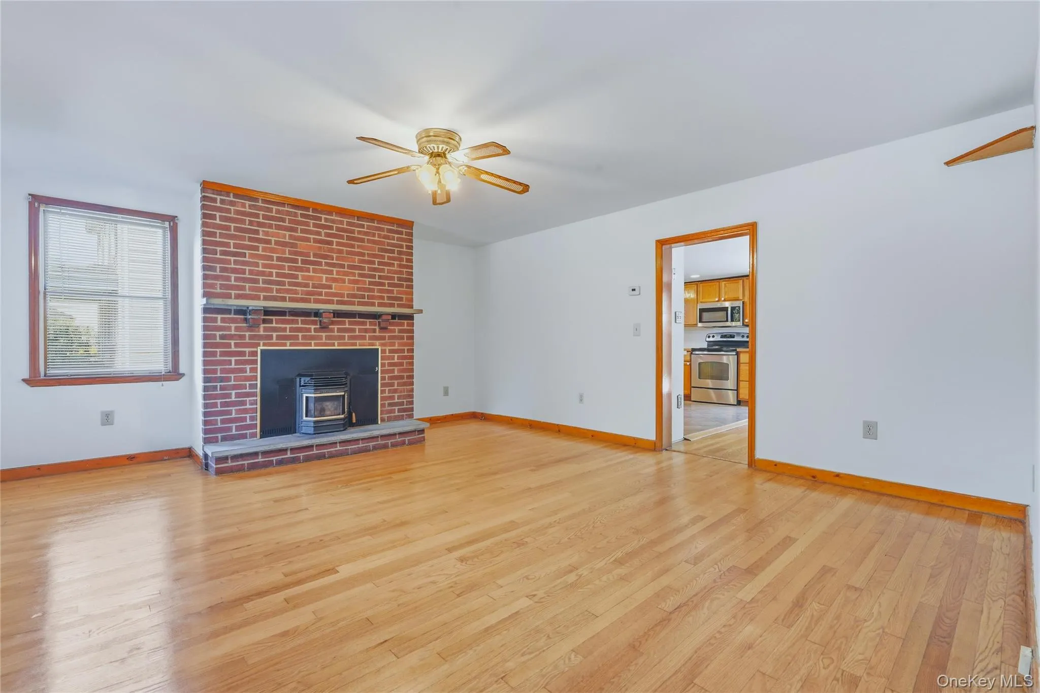 Brick Fireplace with pellet Stove Brick Fireplace with pellet Stove