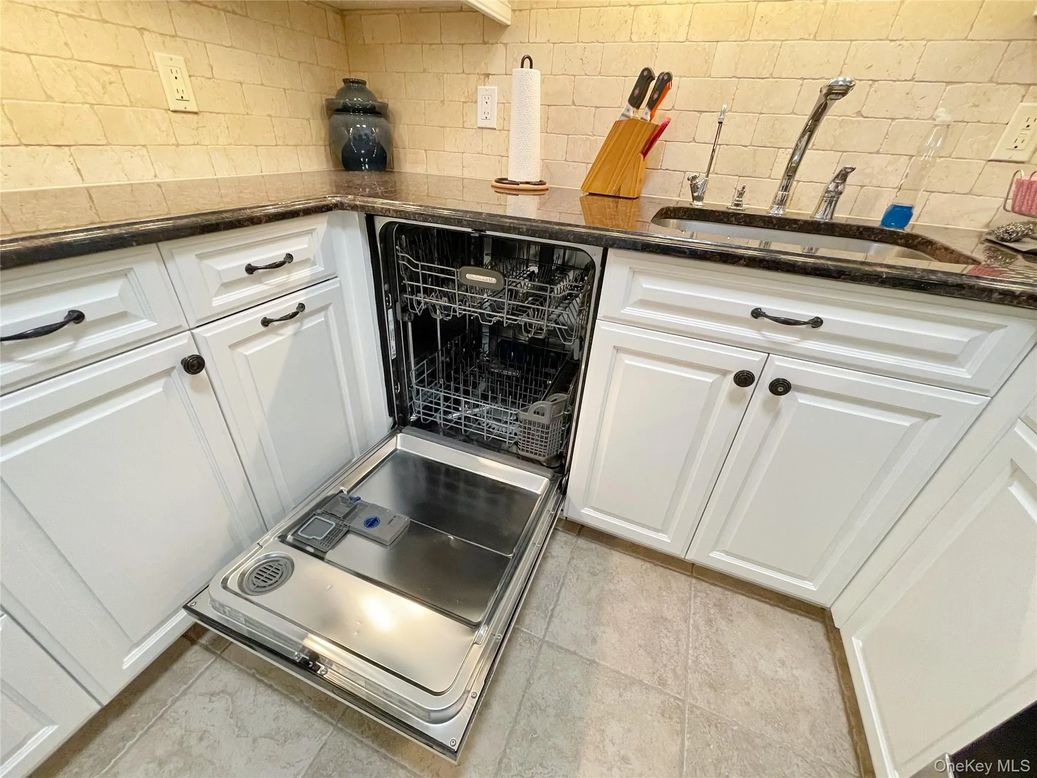 10 cottage place, White Plains, NY, 1 Bedroom Bedrooms, 3 Rooms Rooms,1 BathroomBathrooms,Residential Lease,For Rent,cottage place,0,1036112 10 cottage place, White Plains, NY, 1 Bedroom Bedrooms, 3 Rooms Rooms,1 BathroomBathrooms,Residential Lease,For Rent,cottage place,0,1036112