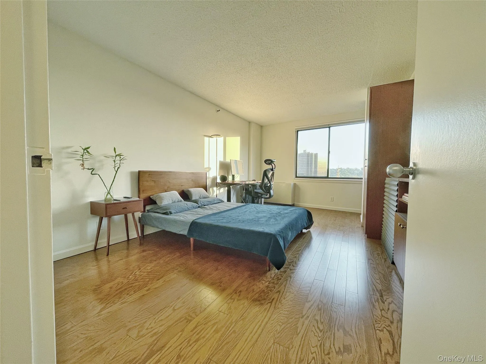 bedroom bedroom