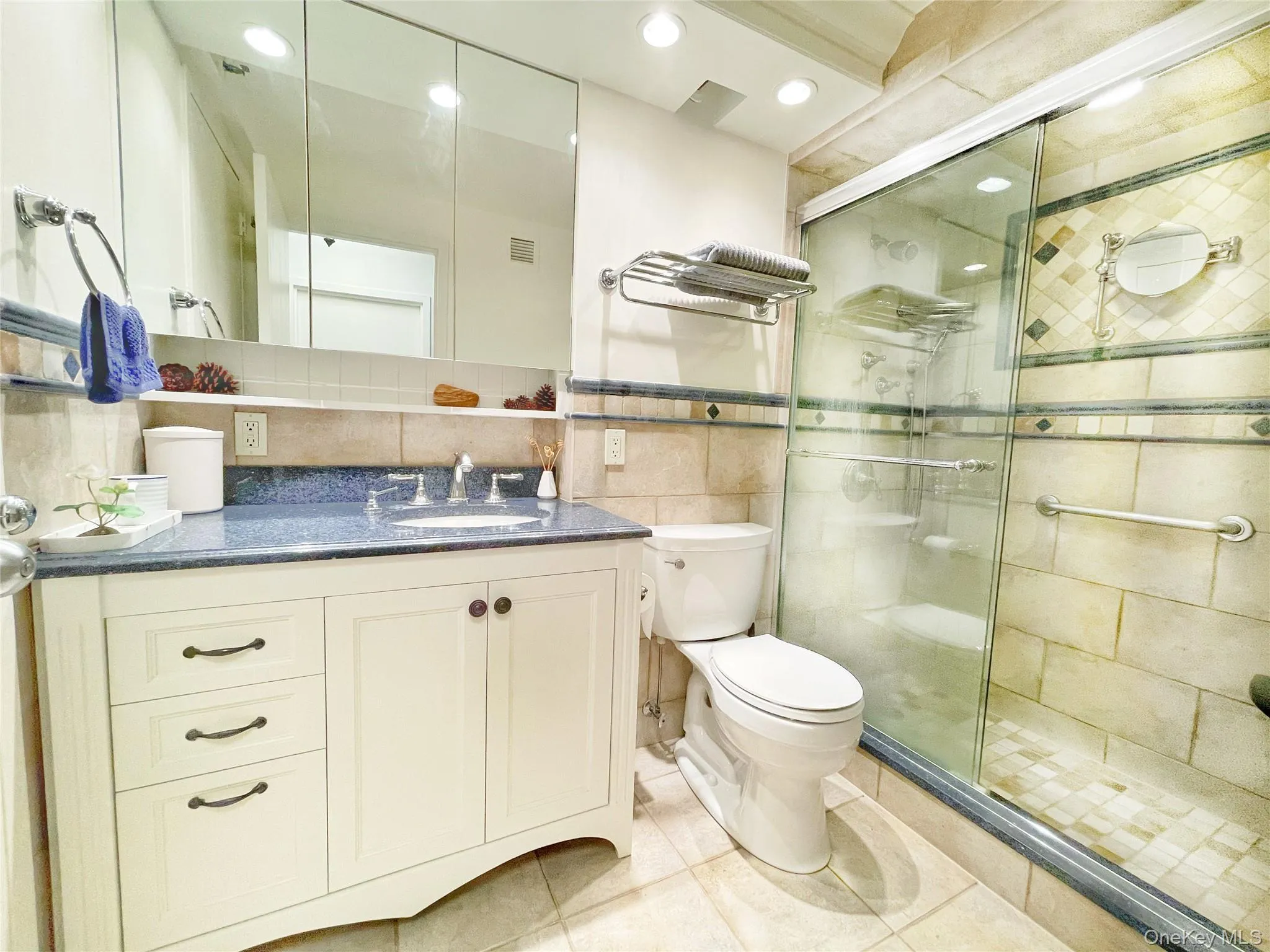 modern bathroom modern bathroom