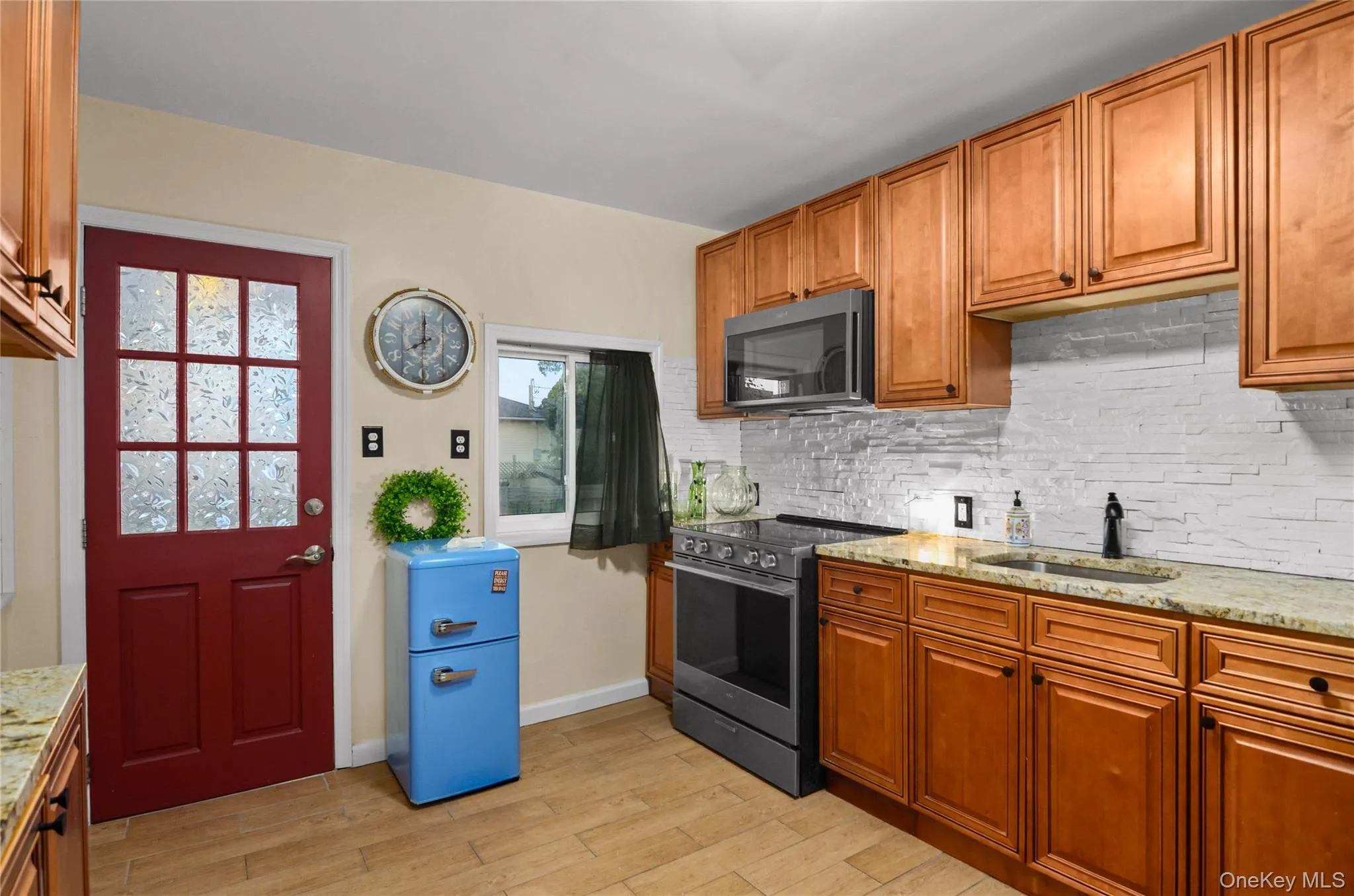 21 Grandview Drive, Brookhaven, NY, 3 Bedrooms Bedrooms, 7 Rooms Rooms,2 BathroomsBathrooms,Residential,For Rent,Grandview,0,1036116 21 Grandview Drive, Brookhaven, NY, 3 Bedrooms Bedrooms, 7 Rooms Rooms,2 BathroomsBathrooms,Residential,For Rent,Grandview,0,1036116