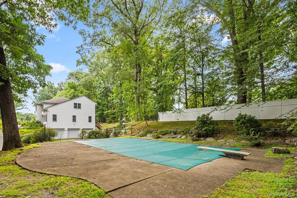 10 Ash Court, Clarkstown, NY, 6 Bedrooms Bedrooms, 10 Rooms Rooms,4 BathroomsBathrooms,Residential,For Rent,Ash,0,1036117 10 Ash Court, Clarkstown, NY, 6 Bedrooms Bedrooms, 10 Rooms Rooms,4 BathroomsBathrooms,Residential,For Rent,Ash,0,1036117