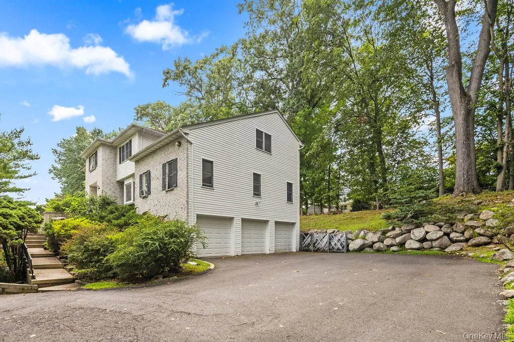10 Ash Court, Clarkstown, NY, 6 Bedrooms Bedrooms, 10 Rooms Rooms,4 BathroomsBathrooms,Residential,For Rent,Ash,0,1036117 10 Ash Court, Clarkstown, NY, 6 Bedrooms Bedrooms, 10 Rooms Rooms,4 BathroomsBathrooms,Residential,For Rent,Ash,0,1036117