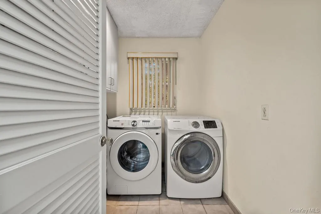 10 Ash Court, Clarkstown, NY, 6 Bedrooms Bedrooms, 10 Rooms Rooms,4 BathroomsBathrooms,Residential,For Rent,Ash,0,1036117 10 Ash Court, Clarkstown, NY, 6 Bedrooms Bedrooms, 10 Rooms Rooms,4 BathroomsBathrooms,Residential,For Rent,Ash,0,1036117