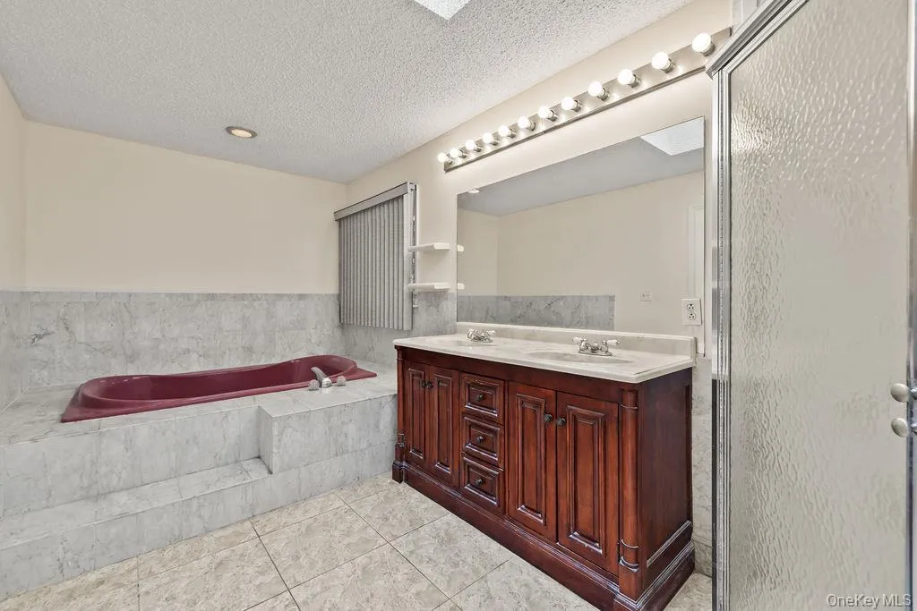 10 Ash Court, Clarkstown, NY, 6 Bedrooms Bedrooms, 10 Rooms Rooms,4 BathroomsBathrooms,Residential,For Rent,Ash,0,1036117 10 Ash Court, Clarkstown, NY, 6 Bedrooms Bedrooms, 10 Rooms Rooms,4 BathroomsBathrooms,Residential,For Rent,Ash,0,1036117