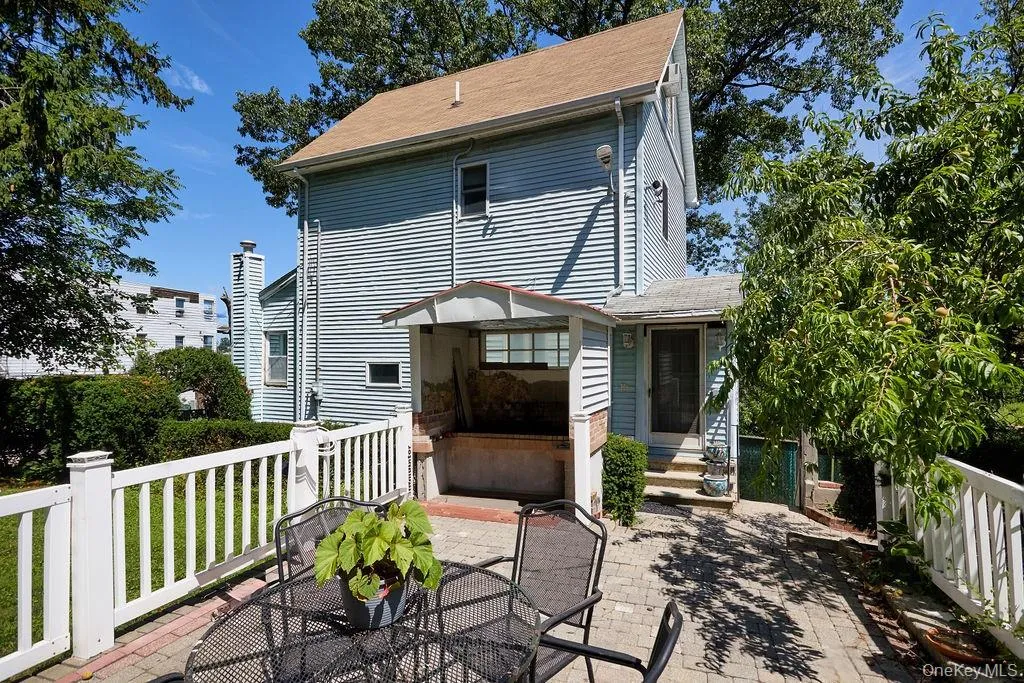Patio with built-in barbecue. Patio with built-in barbecue.