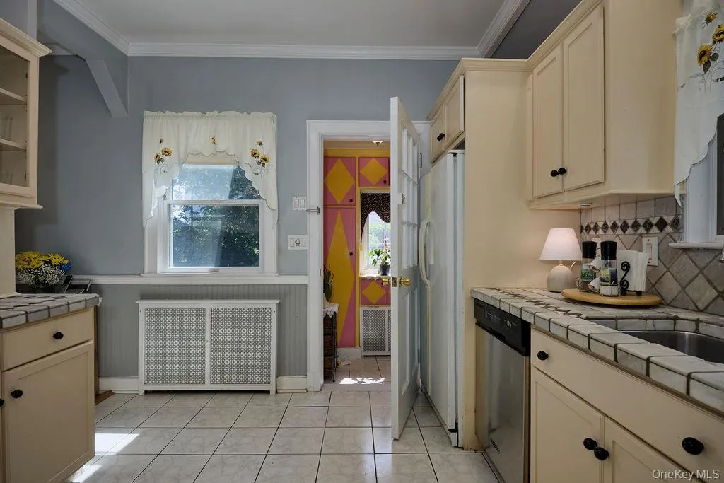 404 Prescott Street, Yonkers, NY, 3 Bedrooms Bedrooms, 6 Rooms Rooms,3 BathroomsBathrooms,Residential,For Rent,Prescott,0,1036124 404 Prescott Street, Yonkers, NY, 3 Bedrooms Bedrooms, 6 Rooms Rooms,3 BathroomsBathrooms,Residential,For Rent,Prescott,0,1036124