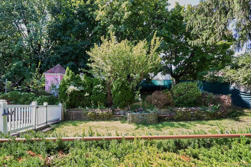 404 Prescott Street, Yonkers, NY, 3 Bedrooms Bedrooms, 6 Rooms Rooms,3 BathroomsBathrooms,Residential,For Rent,Prescott,0,1036124 404 Prescott Street, Yonkers, NY, 3 Bedrooms Bedrooms, 6 Rooms Rooms,3 BathroomsBathrooms,Residential,For Rent,Prescott,0,1036124
