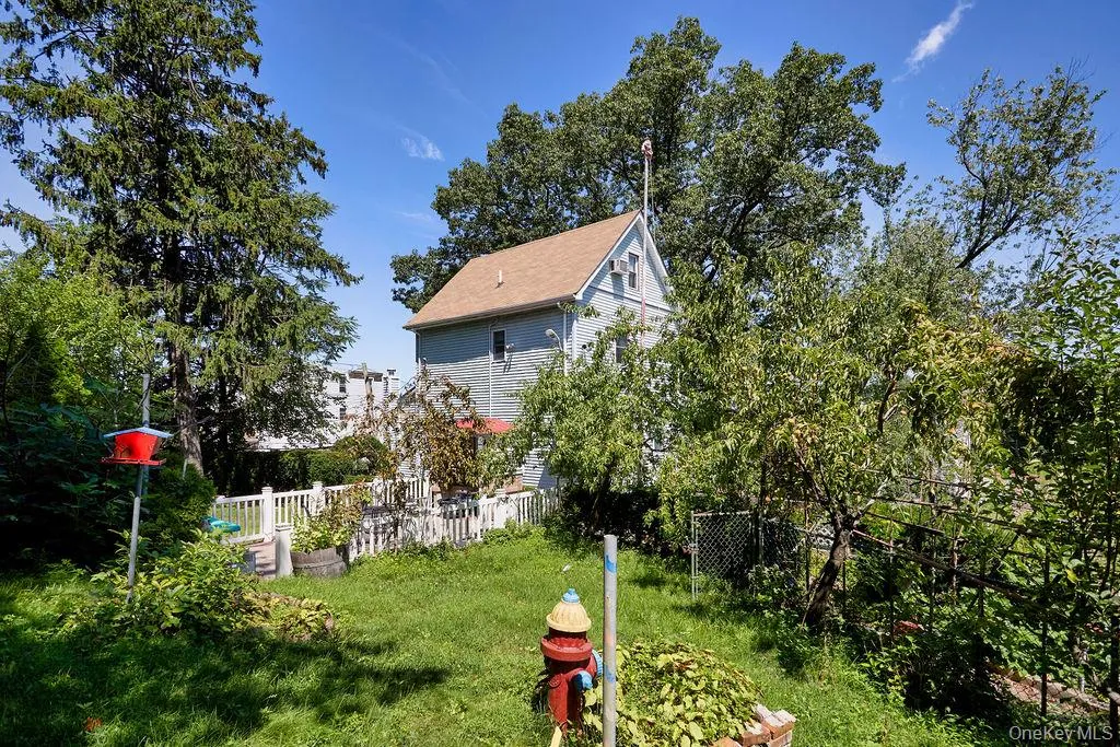 404 Prescott Street, Yonkers, NY, 3 Bedrooms Bedrooms, 6 Rooms Rooms,3 BathroomsBathrooms,Residential,For Rent,Prescott,0,1036124 404 Prescott Street, Yonkers, NY, 3 Bedrooms Bedrooms, 6 Rooms Rooms,3 BathroomsBathrooms,Residential,For Rent,Prescott,0,1036124