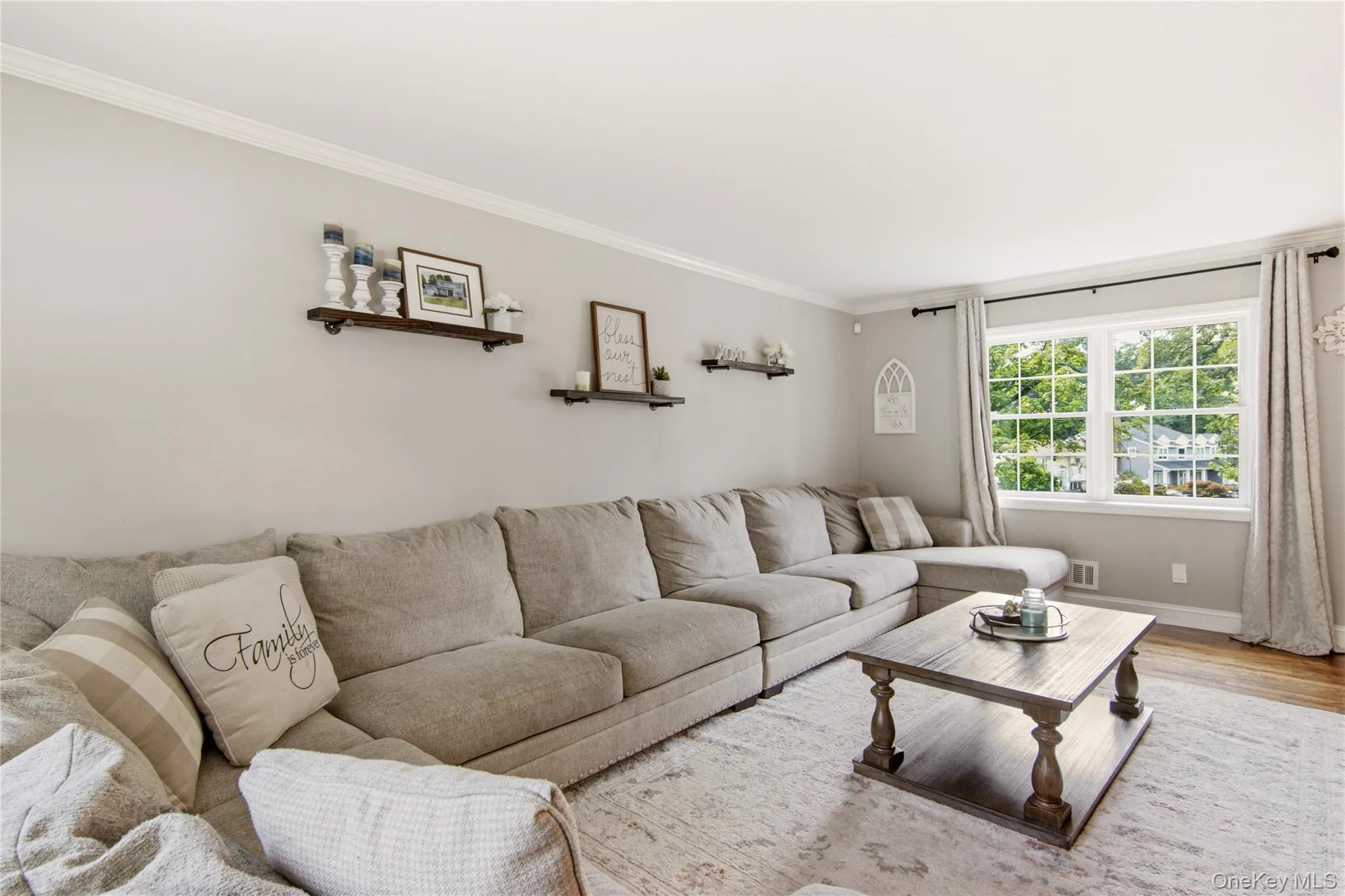 1 Wenmore Court, Smithtown, NY, 3 Bedrooms Bedrooms, 7 Rooms Rooms,1 BathroomBathrooms,Residential,For Rent,Wenmore,0,1036130 1 Wenmore Court, Smithtown, NY, 3 Bedrooms Bedrooms, 7 Rooms Rooms,1 BathroomBathrooms,Residential,For Rent,Wenmore,0,1036130