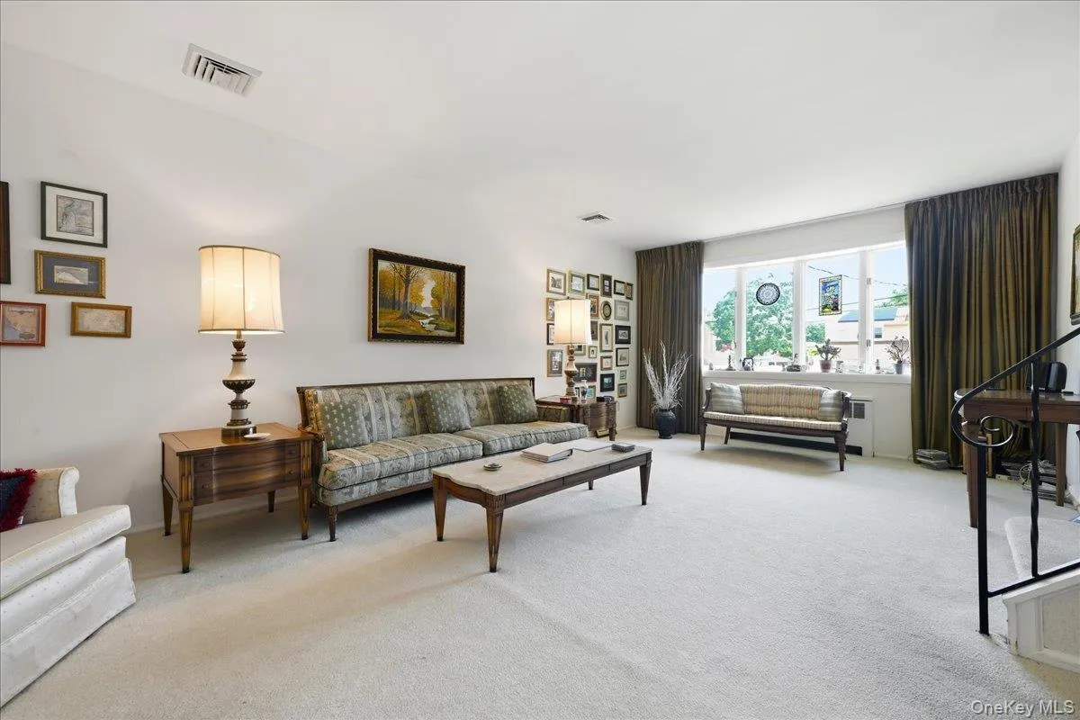 1981 Lenox Avenue, Hempstead, NY, 3 Bedrooms Bedrooms, 7 Rooms Rooms,1 BathroomBathrooms,Residential,For Rent,Lenox,0,1036131 1981 Lenox Avenue, Hempstead, NY, 3 Bedrooms Bedrooms, 7 Rooms Rooms,1 BathroomBathrooms,Residential,For Rent,Lenox,0,1036131