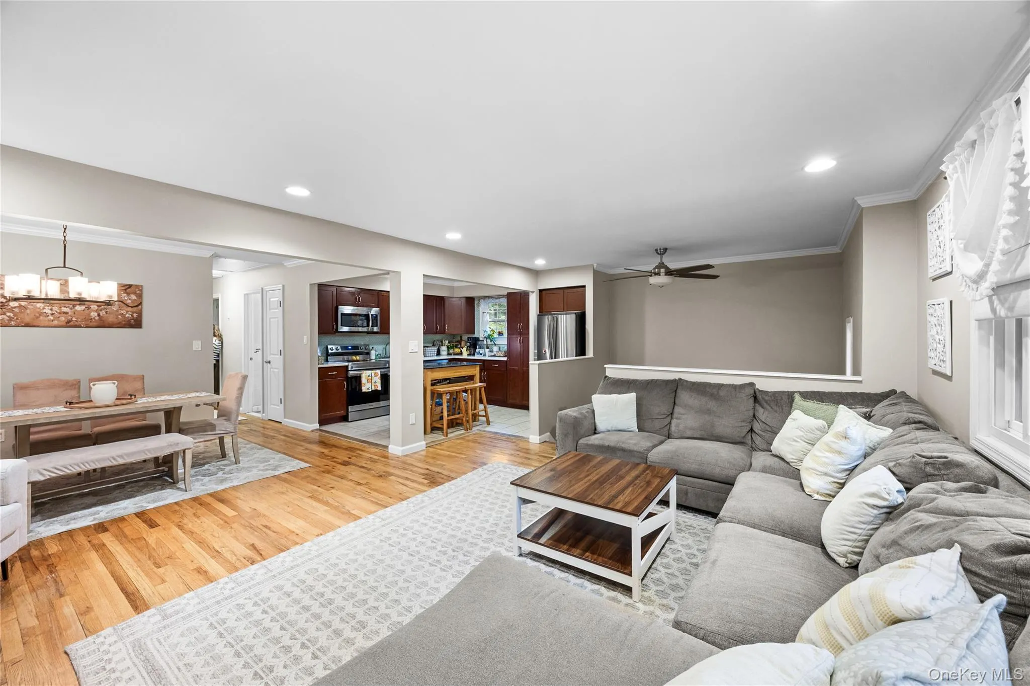 33 Manhasset Road, Brookhaven, NY, 4 Bedrooms Bedrooms, 8 Rooms Rooms,2 BathroomsBathrooms,Residential,For Rent,Manhasset,0,1036132 33 Manhasset Road, Brookhaven, NY, 4 Bedrooms Bedrooms, 8 Rooms Rooms,2 BathroomsBathrooms,Residential,For Rent,Manhasset,0,1036132