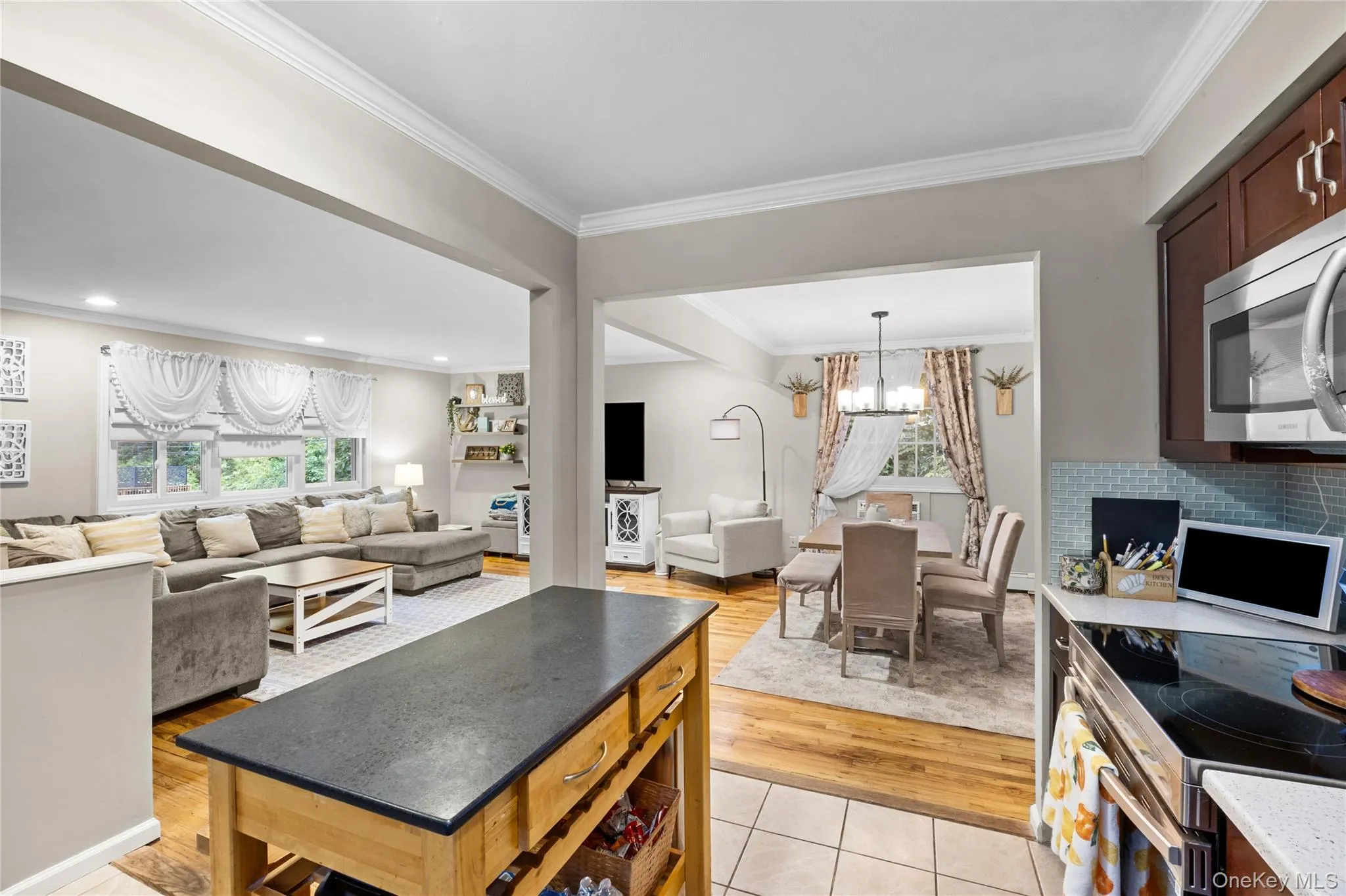 33 Manhasset Road, Brookhaven, NY, 4 Bedrooms Bedrooms, 8 Rooms Rooms,2 BathroomsBathrooms,Residential,For Rent,Manhasset,0,1036132 33 Manhasset Road, Brookhaven, NY, 4 Bedrooms Bedrooms, 8 Rooms Rooms,2 BathroomsBathrooms,Residential,For Rent,Manhasset,0,1036132