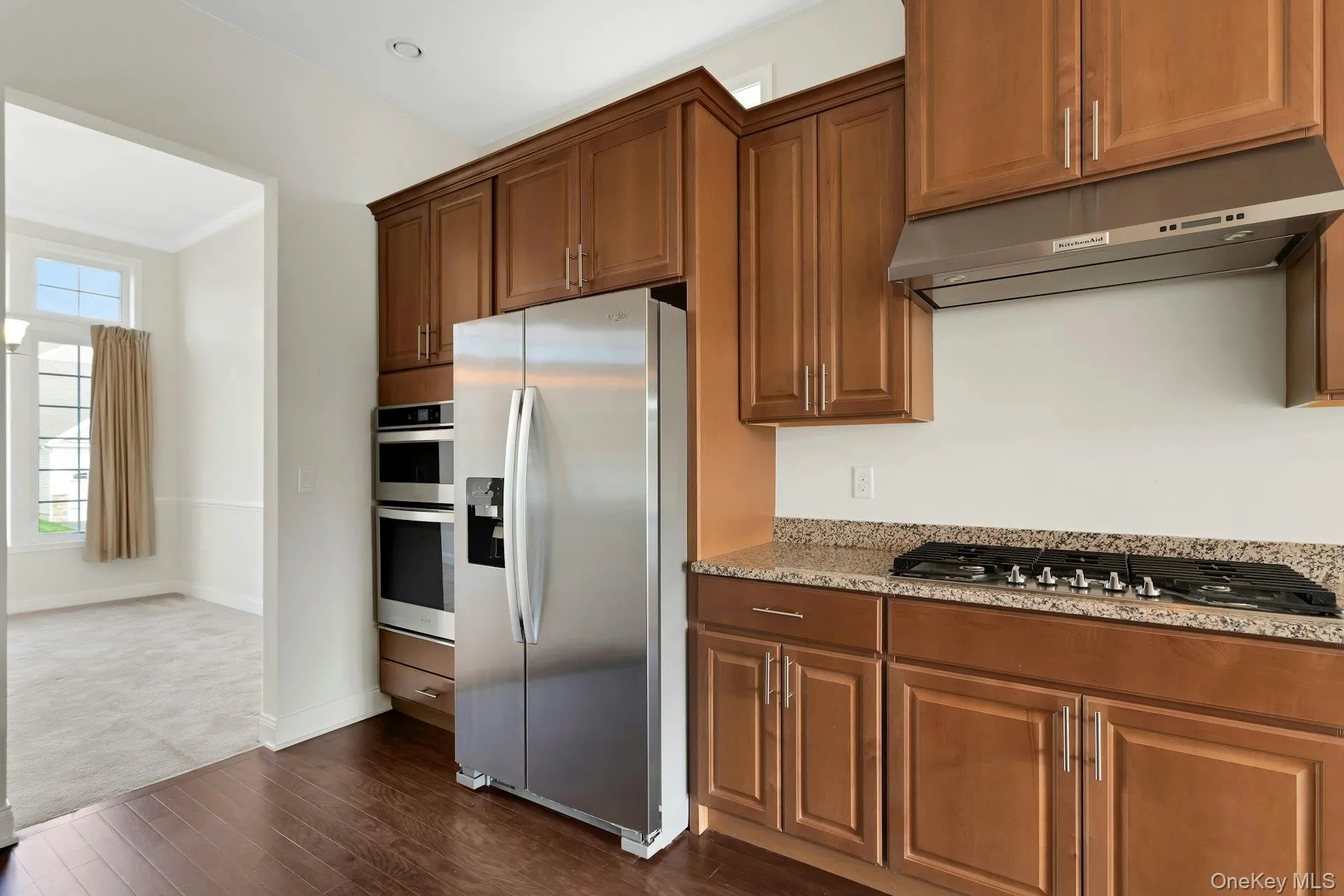 Stainless Steel Appliances And Hardwood Cabinets Stainless Steel Appliances And Hardwood Cabinets