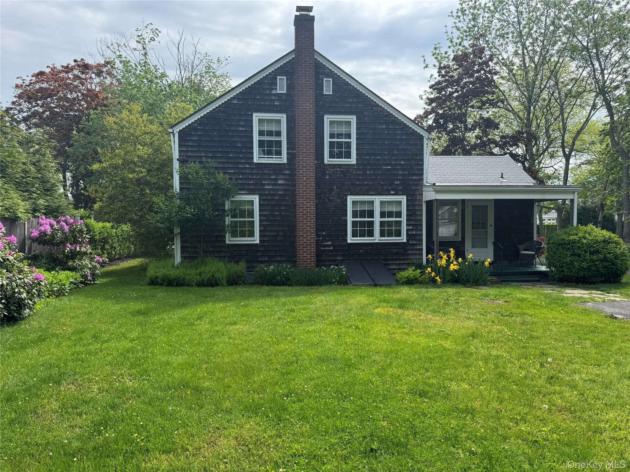 21 Elm Street, Southampton, NY, 3 Bedrooms Bedrooms, 6 Rooms Rooms,2 BathroomsBathrooms,Residential Lease,For Rent,Elm Street,0,1036139 21 Elm Street, Southampton, NY, 3 Bedrooms Bedrooms, 6 Rooms Rooms,2 BathroomsBathrooms,Residential Lease,For Rent,Elm Street,0,1036139