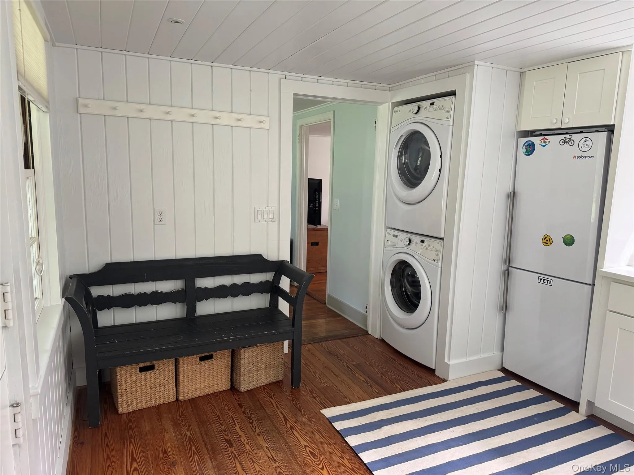 21 Elm Street, Southampton, NY, 3 Bedrooms Bedrooms, 6 Rooms Rooms,2 BathroomsBathrooms,Residential Lease,For Rent,Elm Street,0,1036139 21 Elm Street, Southampton, NY, 3 Bedrooms Bedrooms, 6 Rooms Rooms,2 BathroomsBathrooms,Residential Lease,For Rent,Elm Street,0,1036139