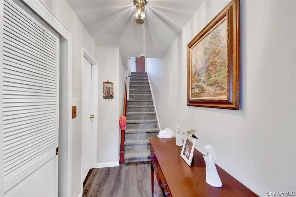 561 Logan Avenue, New York, NY, 3 Bedrooms Bedrooms, 4 Rooms Rooms,2 BathroomsBathrooms,Residential Lease,For Rent,Logan,0,1036140 561 Logan Avenue, New York, NY, 3 Bedrooms Bedrooms, 4 Rooms Rooms,2 BathroomsBathrooms,Residential Lease,For Rent,Logan,0,1036140