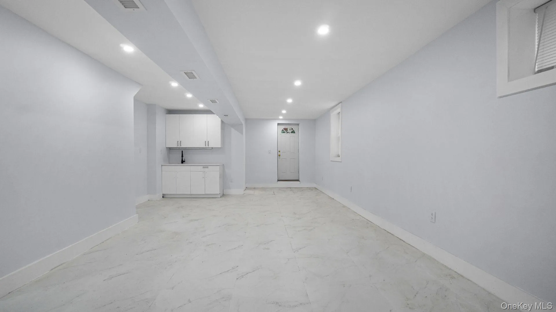 4081 Grace Avenue, New York, NY, 3 Bedrooms Bedrooms, 7 Rooms Rooms,2 BathroomsBathrooms,Residential,For Rent,Grace,0,1036146 4081 Grace Avenue, New York, NY, 3 Bedrooms Bedrooms, 7 Rooms Rooms,2 BathroomsBathrooms,Residential,For Rent,Grace,0,1036146