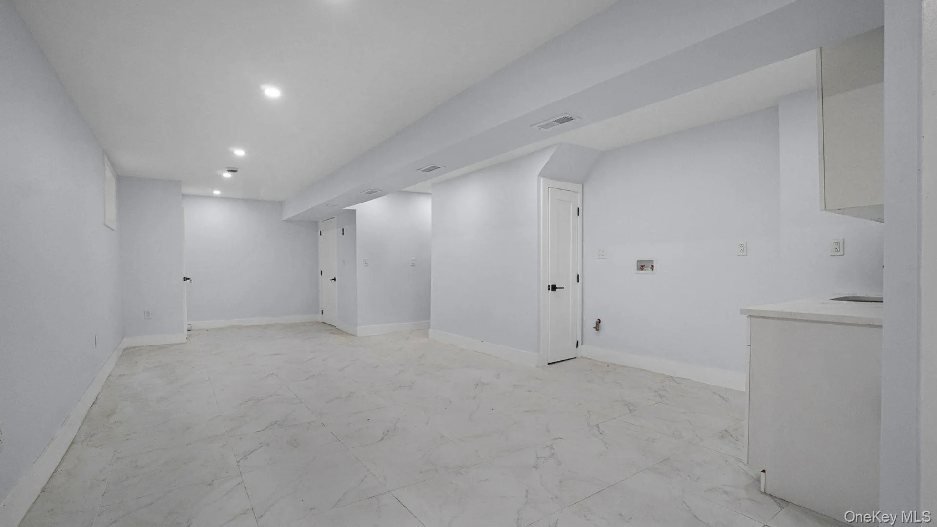 4081 Grace Avenue, New York, NY, 3 Bedrooms Bedrooms, 7 Rooms Rooms,2 BathroomsBathrooms,Residential,For Rent,Grace,0,1036146 4081 Grace Avenue, New York, NY, 3 Bedrooms Bedrooms, 7 Rooms Rooms,2 BathroomsBathrooms,Residential,For Rent,Grace,0,1036146