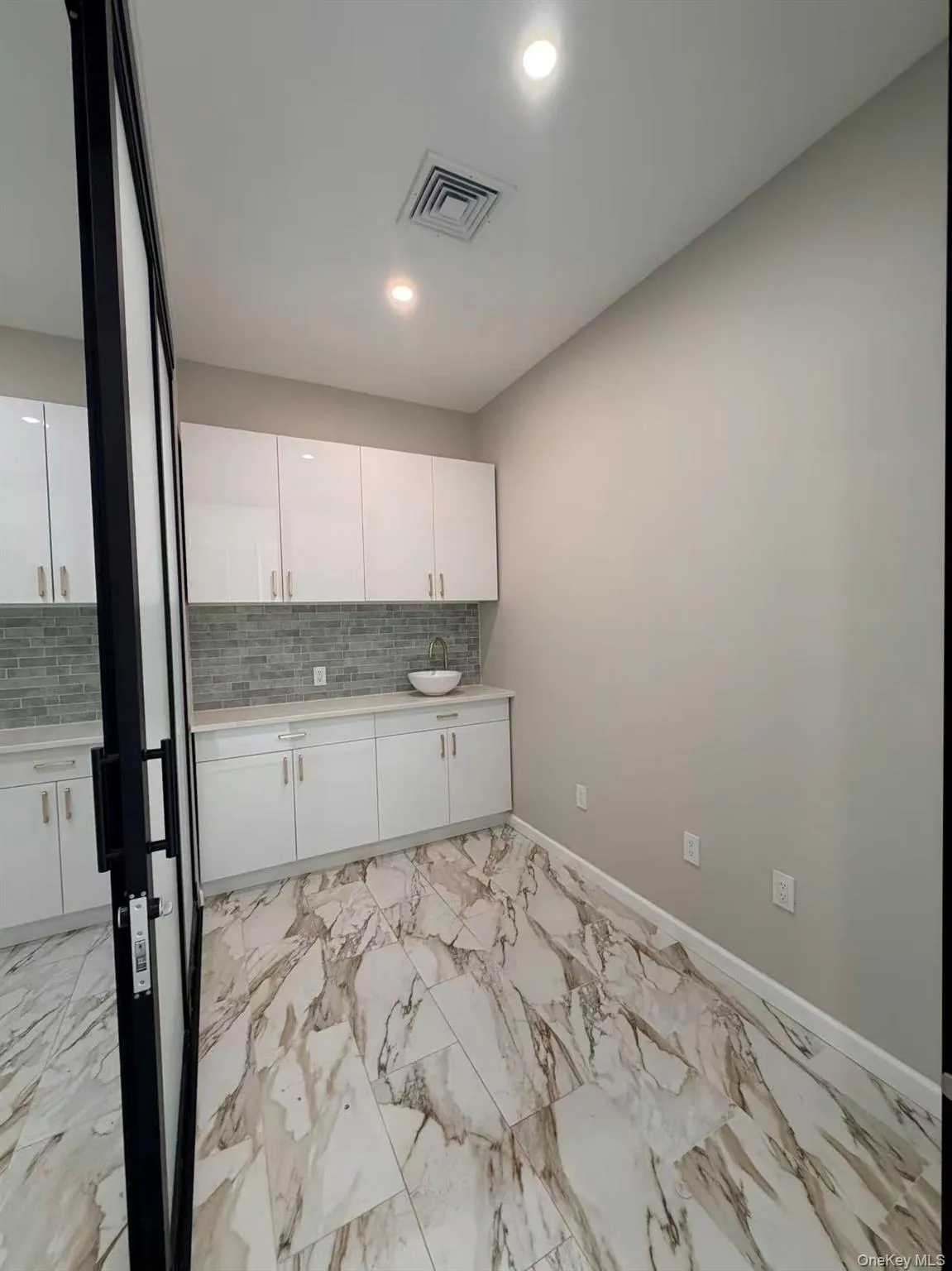 14147 Northern Boulevard, New York, NY, ,Commercial Lease,For Rent,Northern,0,1036157 14147 Northern Boulevard, New York, NY, ,Commercial Lease,For Rent,Northern,0,1036157