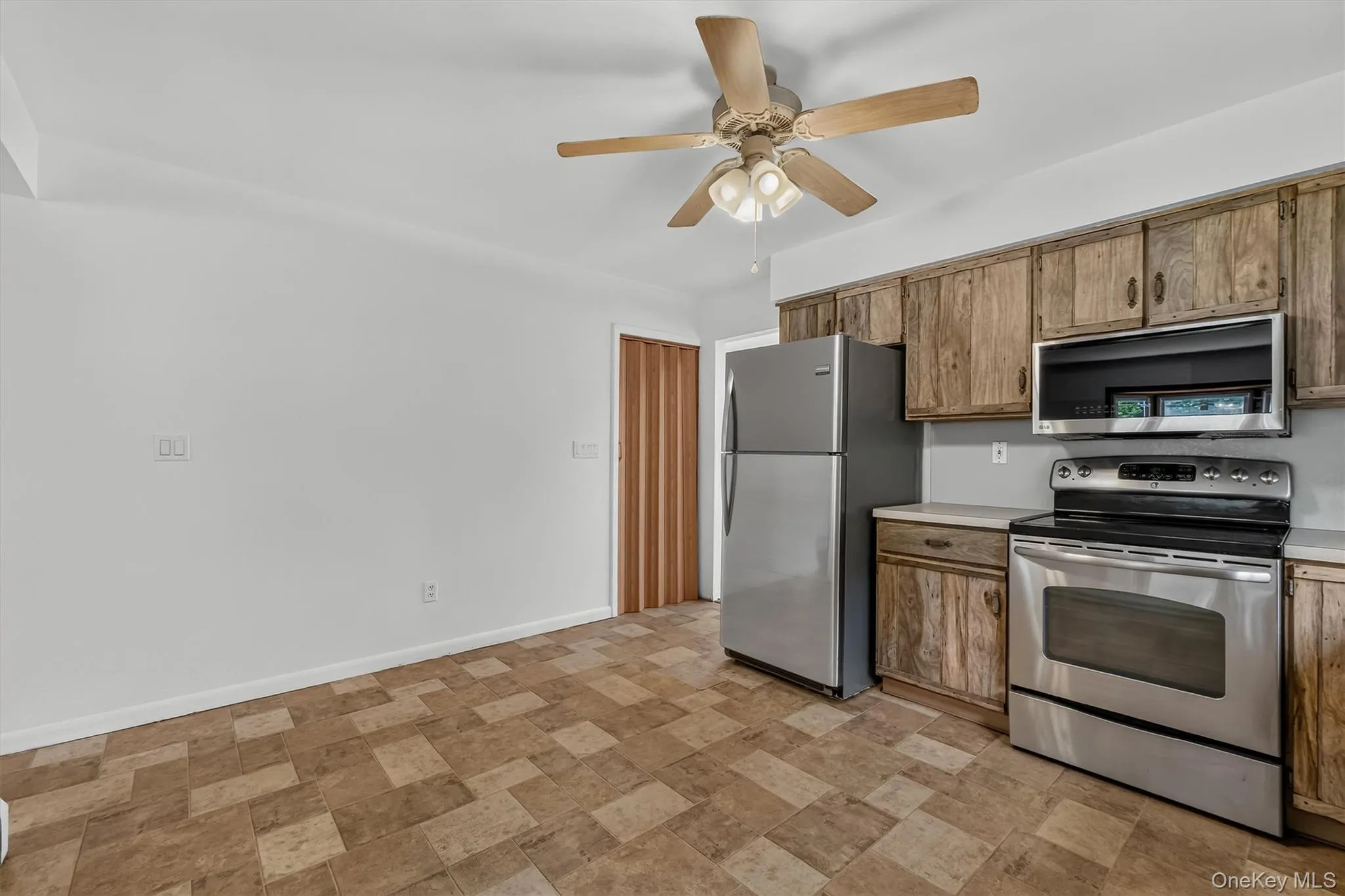 76 Meadow Sweet Road, Cortlandt, NY, 3 Bedrooms Bedrooms, 7 Rooms Rooms,2 BathroomsBathrooms,Residential,For Rent,Meadow Sweet,0,1036158 76 Meadow Sweet Road, Cortlandt, NY, 3 Bedrooms Bedrooms, 7 Rooms Rooms,2 BathroomsBathrooms,Residential,For Rent,Meadow Sweet,0,1036158