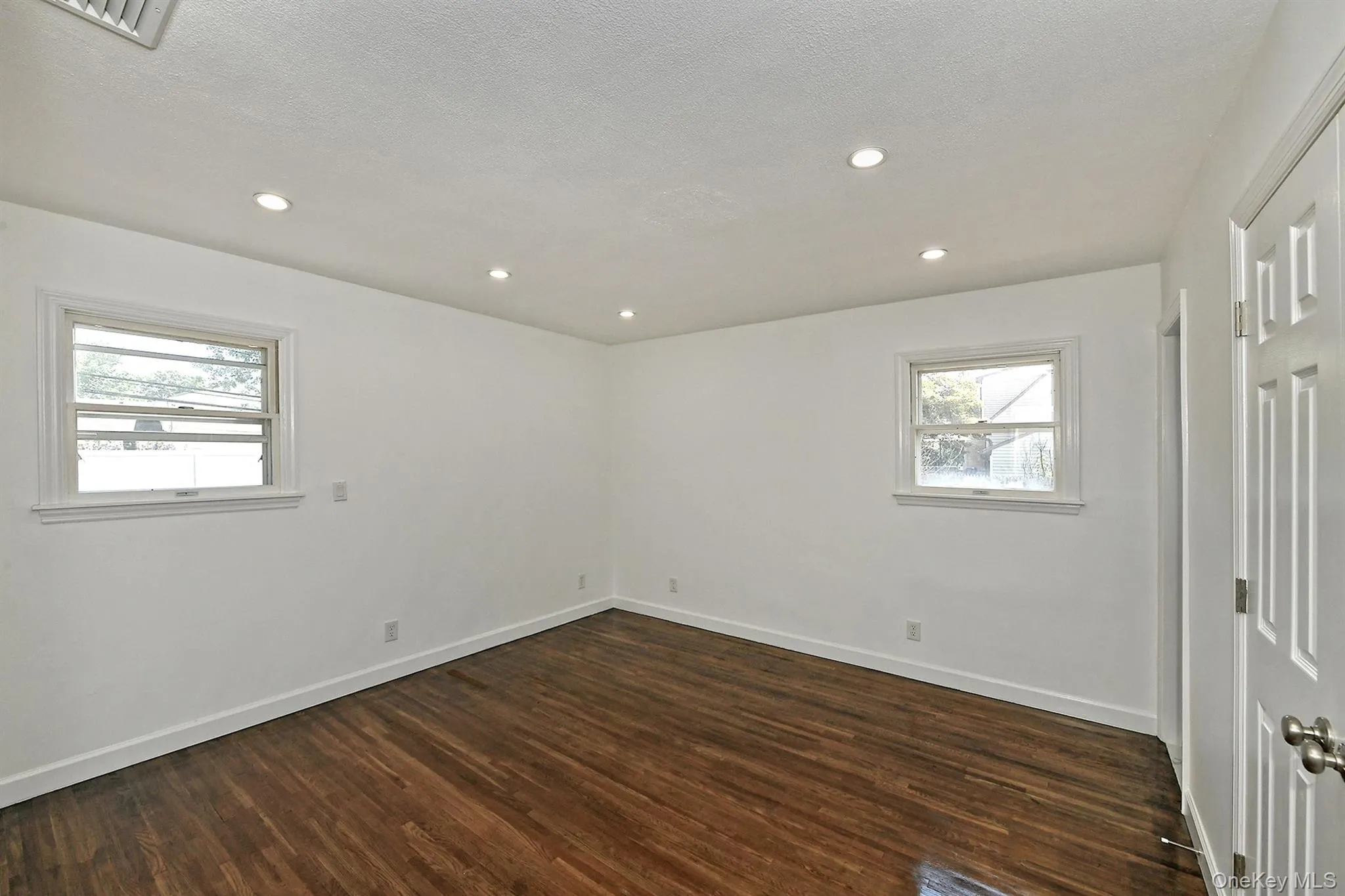 15 Parkview Drive, Smithtown, NY, 3 Bedrooms Bedrooms, 7 Rooms Rooms,3 BathroomsBathrooms,Residential,For Rent,Parkview,0,1036159 15 Parkview Drive, Smithtown, NY, 3 Bedrooms Bedrooms, 7 Rooms Rooms,3 BathroomsBathrooms,Residential,For Rent,Parkview,0,1036159