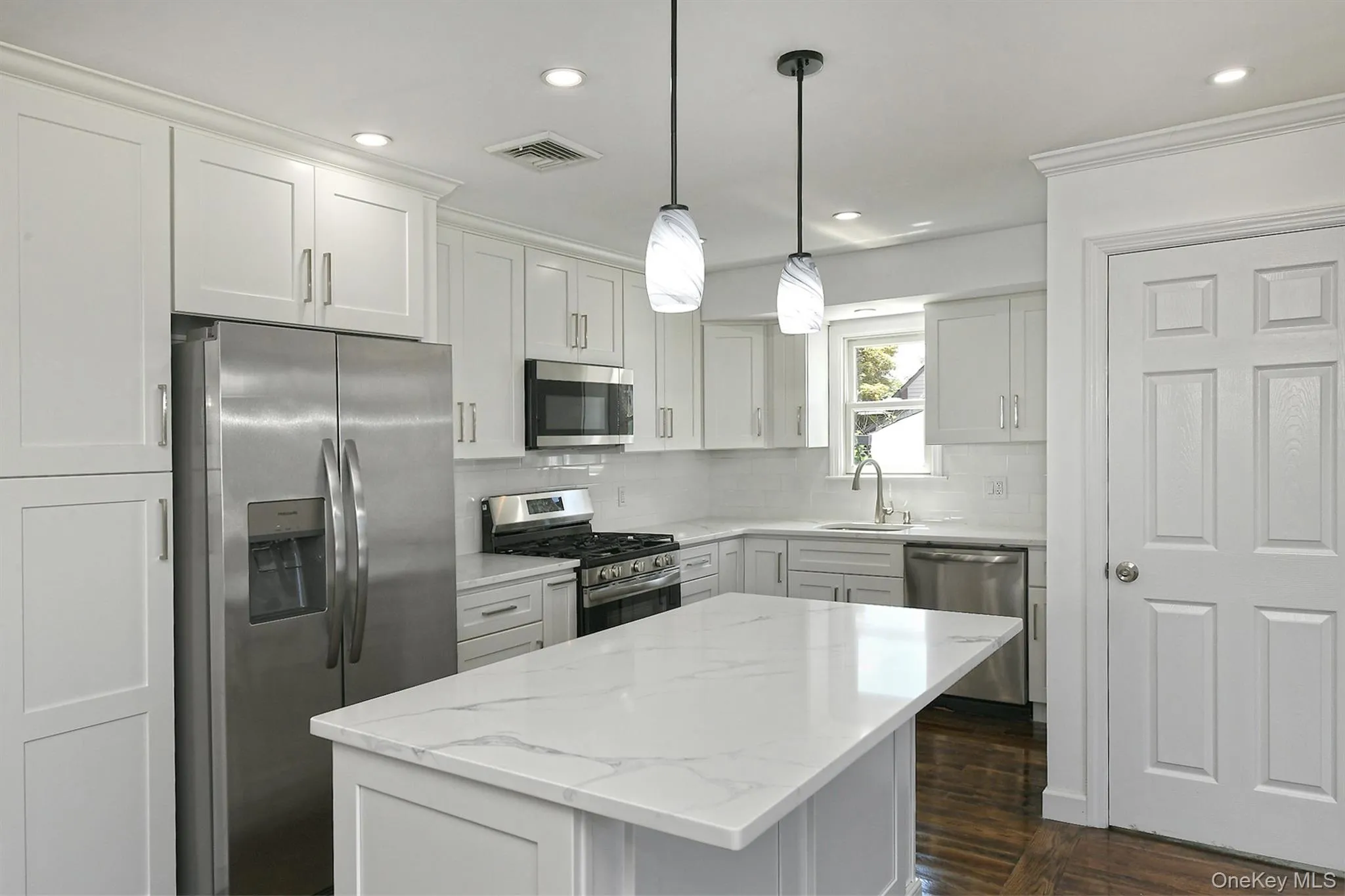 15 Parkview Drive, Smithtown, NY, 3 Bedrooms Bedrooms, 7 Rooms Rooms,3 BathroomsBathrooms,Residential,For Rent,Parkview,0,1036159 15 Parkview Drive, Smithtown, NY, 3 Bedrooms Bedrooms, 7 Rooms Rooms,3 BathroomsBathrooms,Residential,For Rent,Parkview,0,1036159