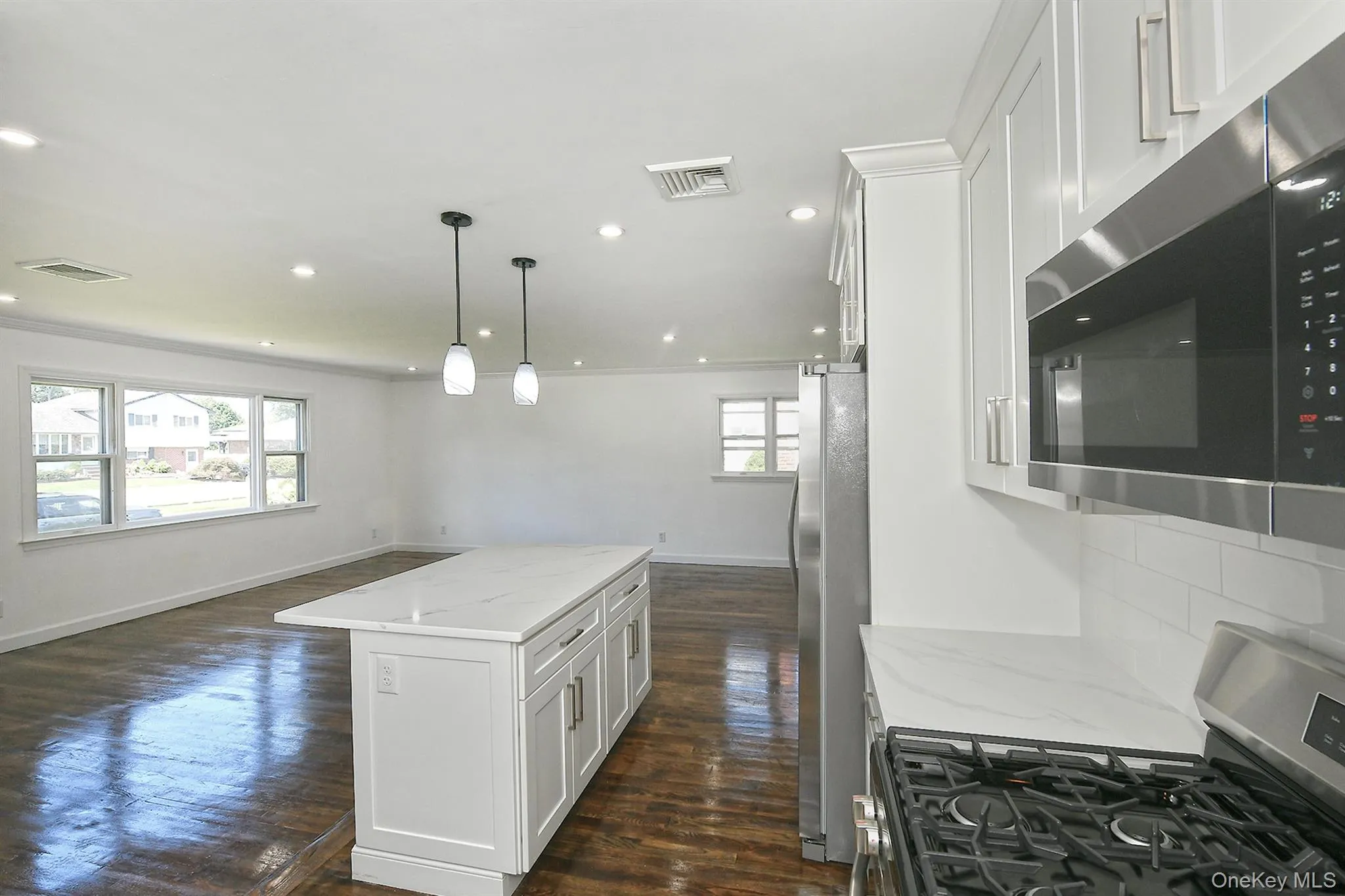 15 Parkview Drive, Smithtown, NY, 3 Bedrooms Bedrooms, 7 Rooms Rooms,3 BathroomsBathrooms,Residential,For Rent,Parkview,0,1036159 15 Parkview Drive, Smithtown, NY, 3 Bedrooms Bedrooms, 7 Rooms Rooms,3 BathroomsBathrooms,Residential,For Rent,Parkview,0,1036159
