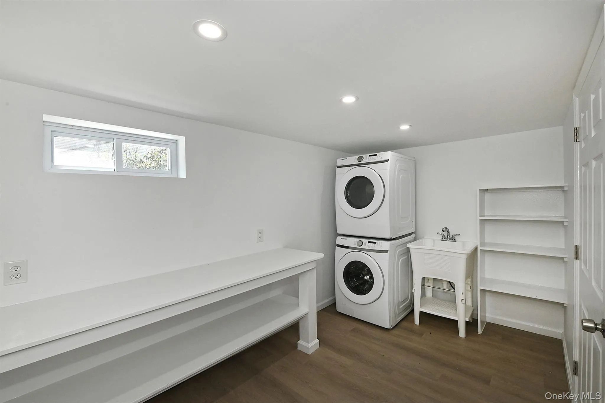15 Parkview Drive, Smithtown, NY, 3 Bedrooms Bedrooms, 7 Rooms Rooms,3 BathroomsBathrooms,Residential,For Rent,Parkview,0,1036159 15 Parkview Drive, Smithtown, NY, 3 Bedrooms Bedrooms, 7 Rooms Rooms,3 BathroomsBathrooms,Residential,For Rent,Parkview,0,1036159