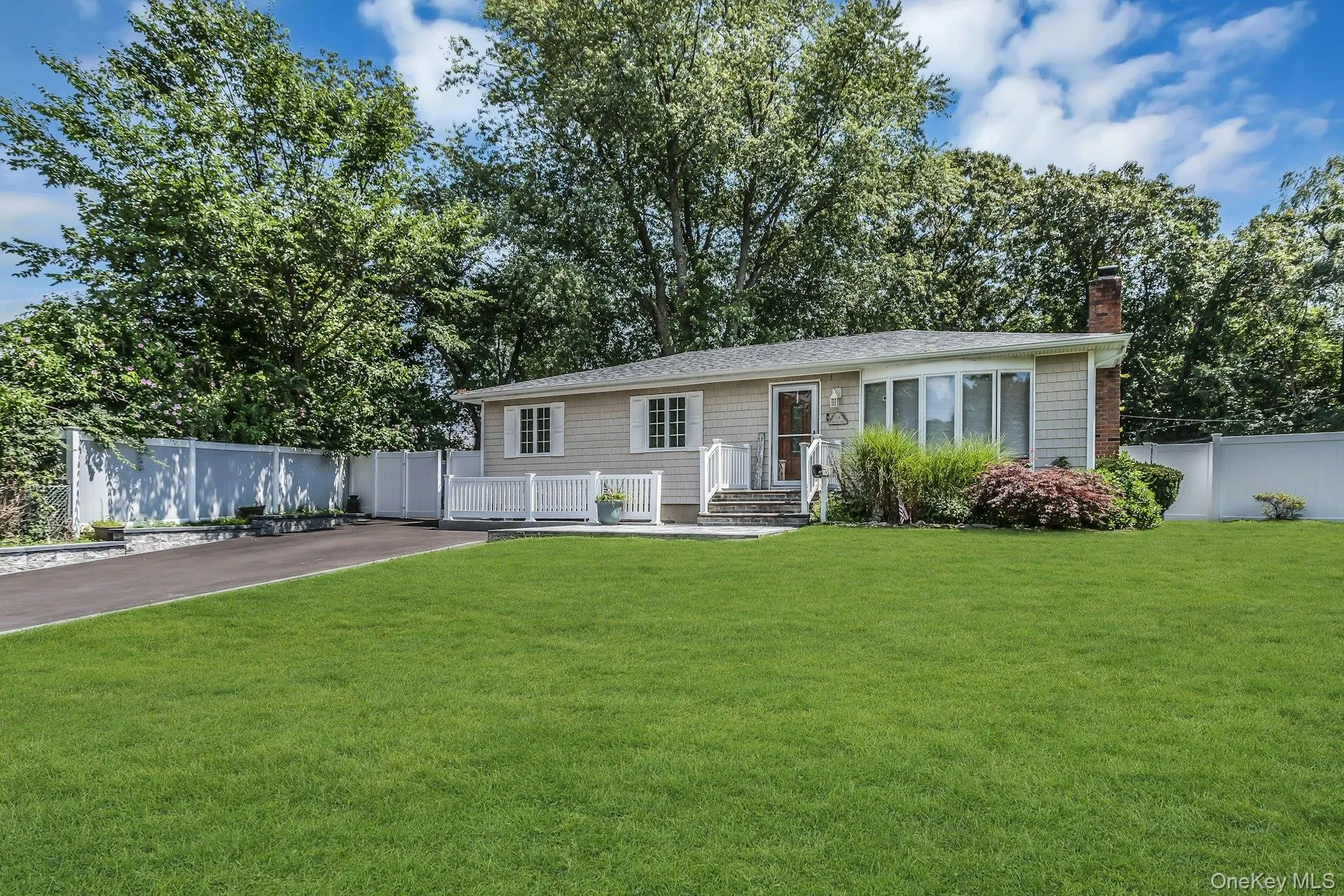 58 Crescent Place, Smithtown, NY, 4 Bedrooms Bedrooms, 8 Rooms Rooms,3 BathroomsBathrooms,Residential,For Rent,Crescent,0,1036165 58 Crescent Place, Smithtown, NY, 4 Bedrooms Bedrooms, 8 Rooms Rooms,3 BathroomsBathrooms,Residential,For Rent,Crescent,0,1036165