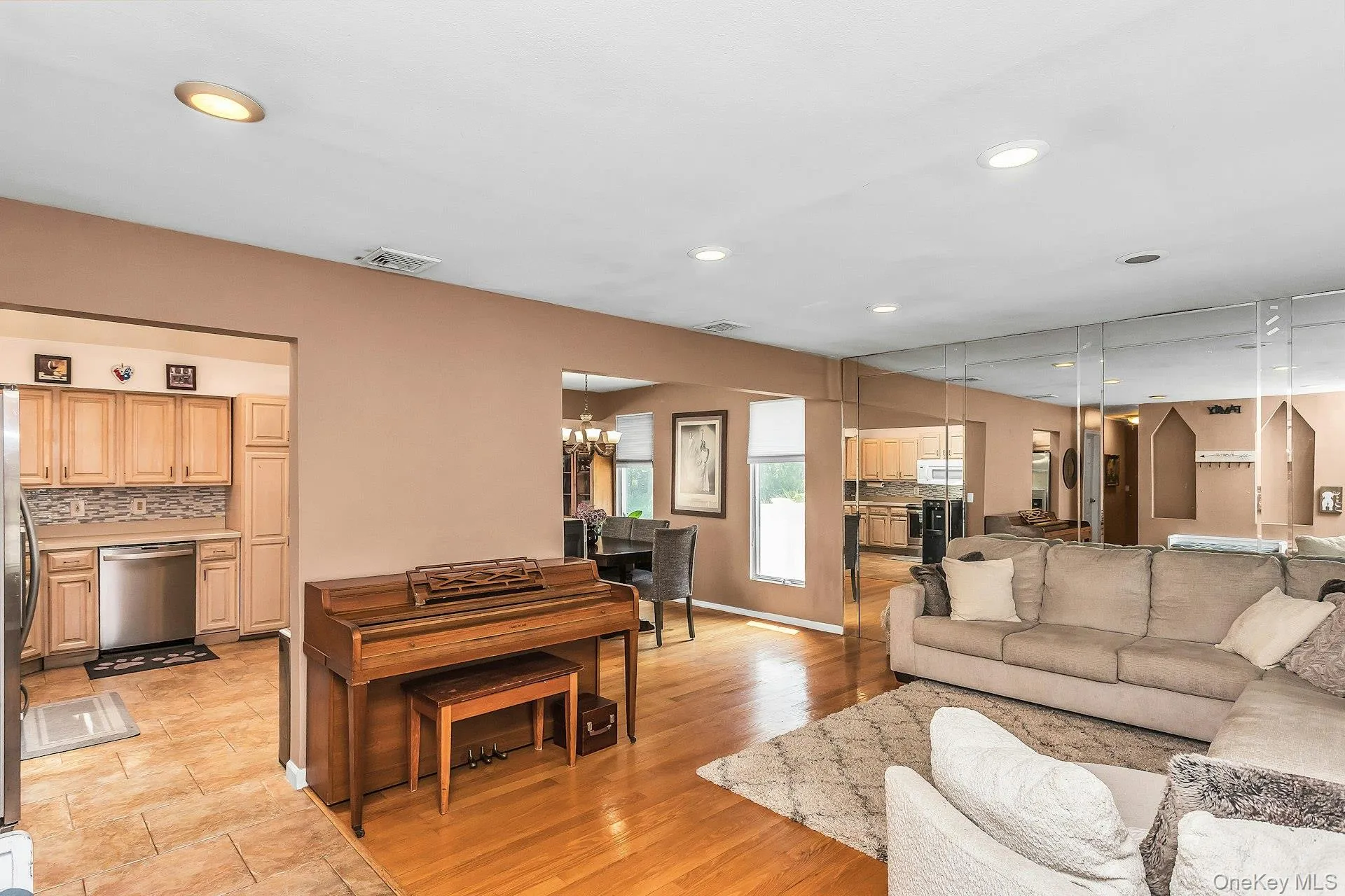 58 Crescent Place, Smithtown, NY, 4 Bedrooms Bedrooms, 8 Rooms Rooms,3 BathroomsBathrooms,Residential,For Rent,Crescent,0,1036165 58 Crescent Place, Smithtown, NY, 4 Bedrooms Bedrooms, 8 Rooms Rooms,3 BathroomsBathrooms,Residential,For Rent,Crescent,0,1036165