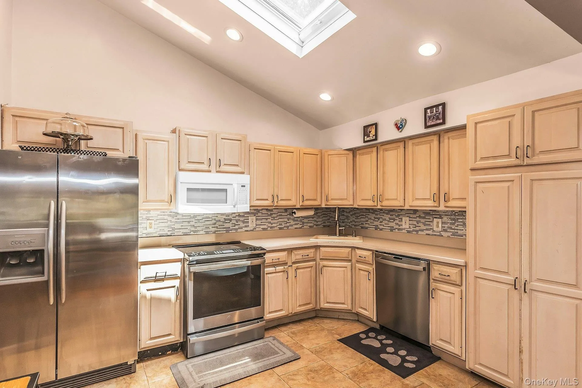 58 Crescent Place, Smithtown, NY, 4 Bedrooms Bedrooms, 8 Rooms Rooms,3 BathroomsBathrooms,Residential,For Rent,Crescent,0,1036165 58 Crescent Place, Smithtown, NY, 4 Bedrooms Bedrooms, 8 Rooms Rooms,3 BathroomsBathrooms,Residential,For Rent,Crescent,0,1036165