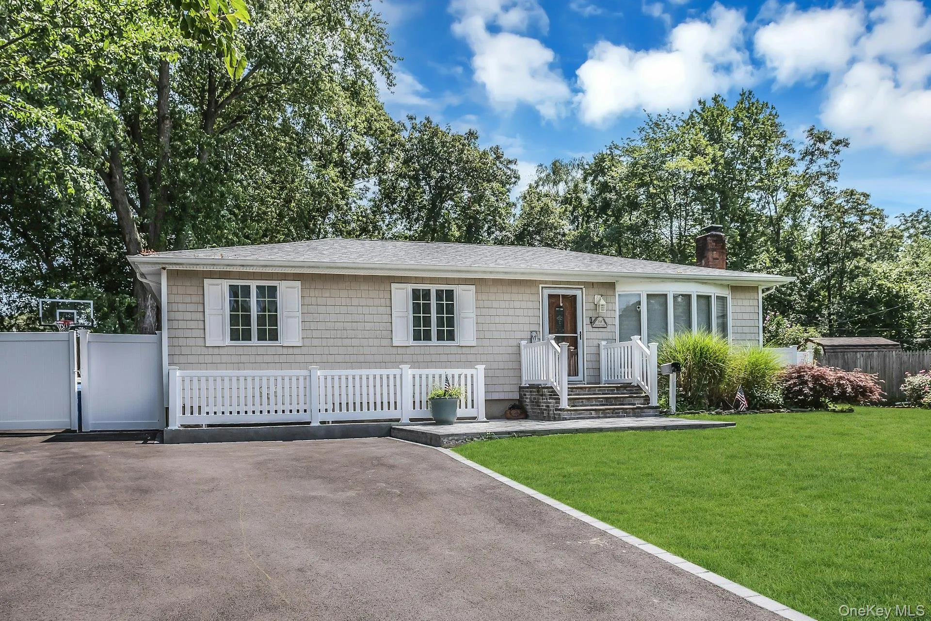 58 Crescent Place, Smithtown, NY, 4 Bedrooms Bedrooms, 8 Rooms Rooms,3 BathroomsBathrooms,Residential,For Rent,Crescent,0,1036165 58 Crescent Place, Smithtown, NY, 4 Bedrooms Bedrooms, 8 Rooms Rooms,3 BathroomsBathrooms,Residential,For Rent,Crescent,0,1036165