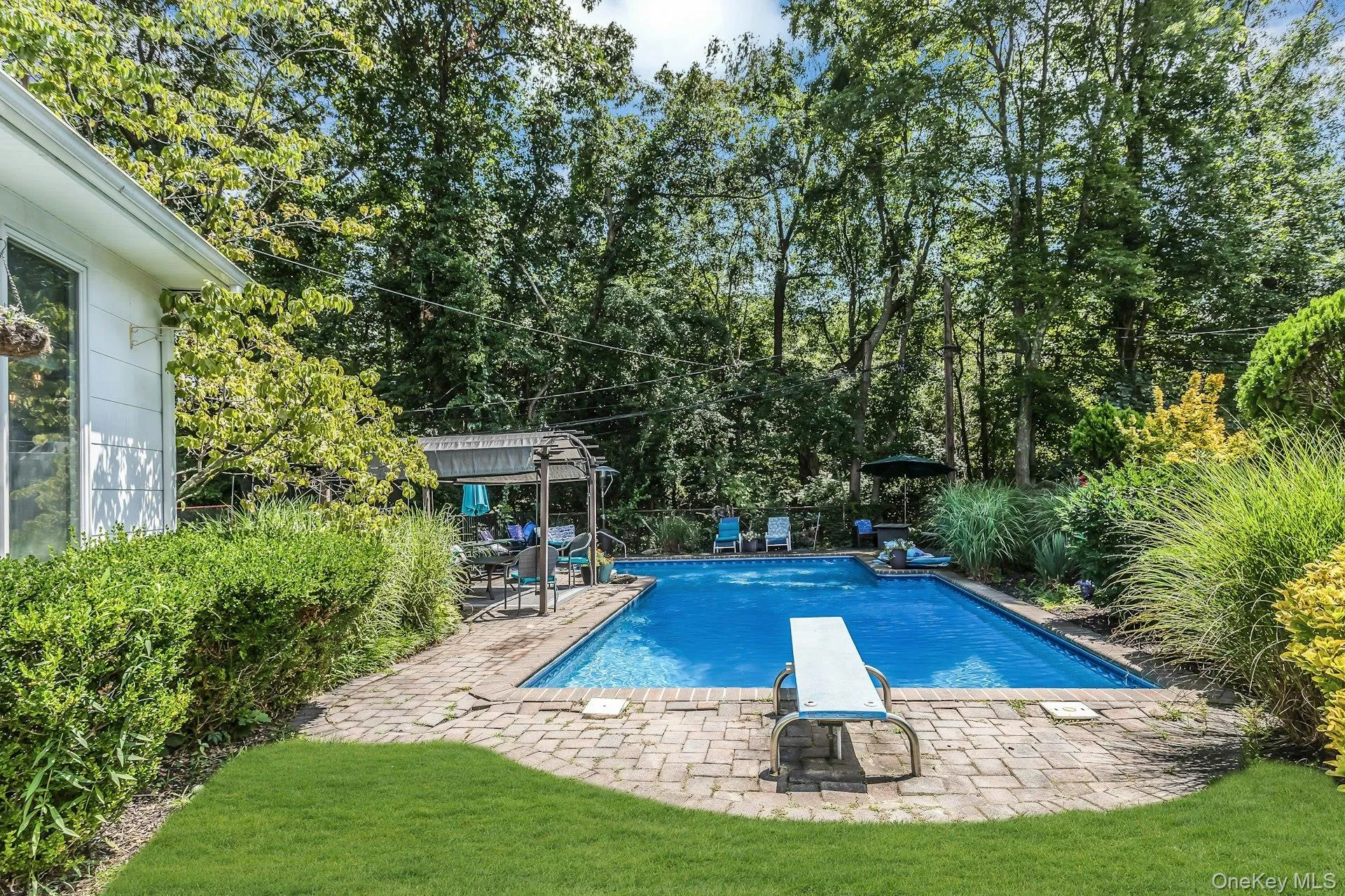 58 Crescent Place, Smithtown, NY, 4 Bedrooms Bedrooms, 8 Rooms Rooms,3 BathroomsBathrooms,Residential,For Rent,Crescent,0,1036165 58 Crescent Place, Smithtown, NY, 4 Bedrooms Bedrooms, 8 Rooms Rooms,3 BathroomsBathrooms,Residential,For Rent,Crescent,0,1036165