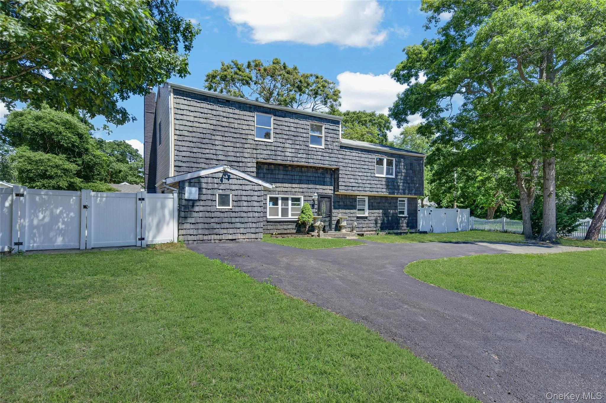 3 Lee Place, Brookhaven, NY, 5 Bedrooms Bedrooms, 7 Rooms Rooms,3 BathroomsBathrooms,Residential,For Rent,Lee,0,1036168 3 Lee Place, Brookhaven, NY, 5 Bedrooms Bedrooms, 7 Rooms Rooms,3 BathroomsBathrooms,Residential,For Rent,Lee,0,1036168