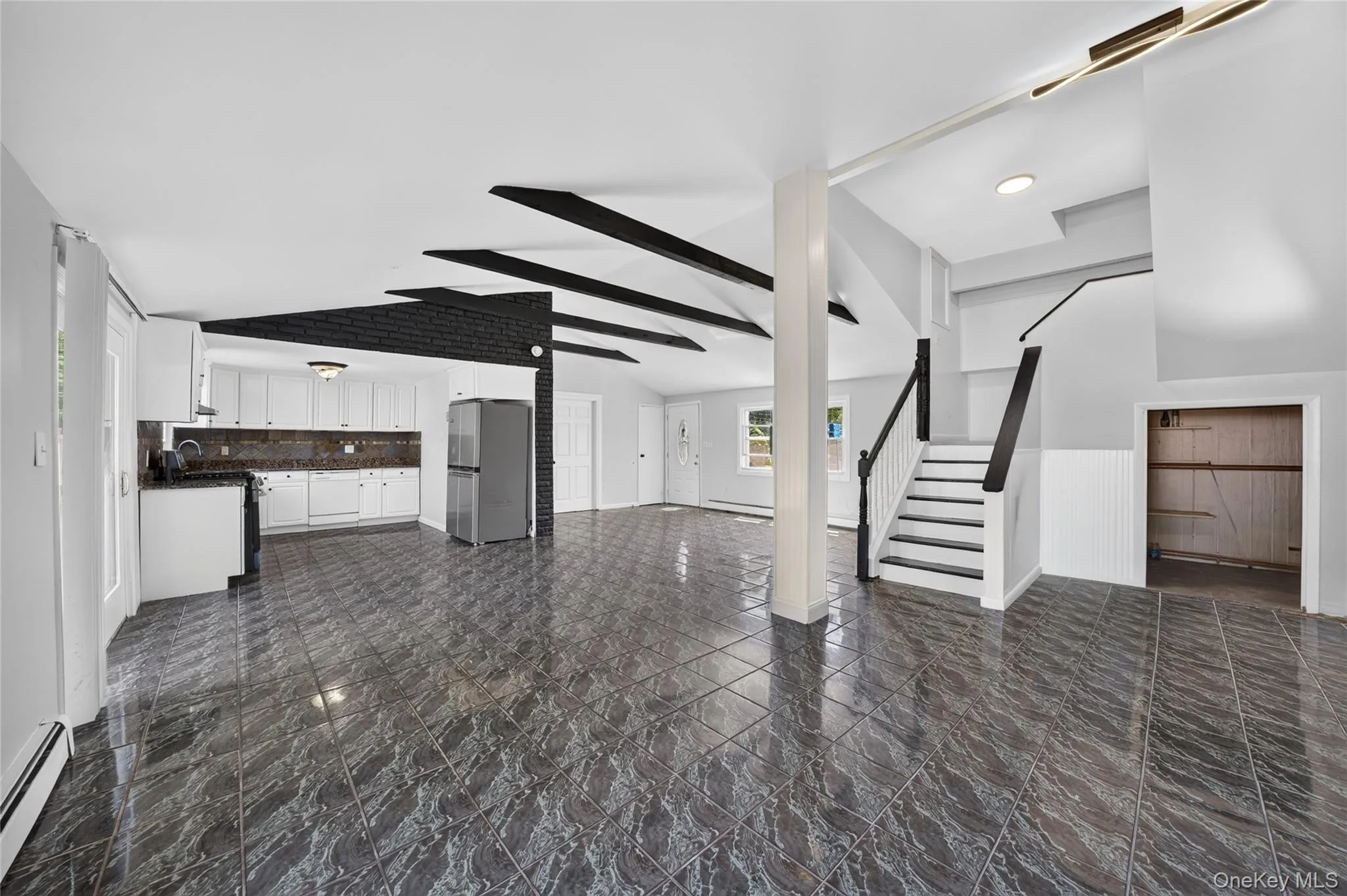 3 Lee Place, Brookhaven, NY, 5 Bedrooms Bedrooms, 7 Rooms Rooms,3 BathroomsBathrooms,Residential,For Rent,Lee,0,1036168 3 Lee Place, Brookhaven, NY, 5 Bedrooms Bedrooms, 7 Rooms Rooms,3 BathroomsBathrooms,Residential,For Rent,Lee,0,1036168