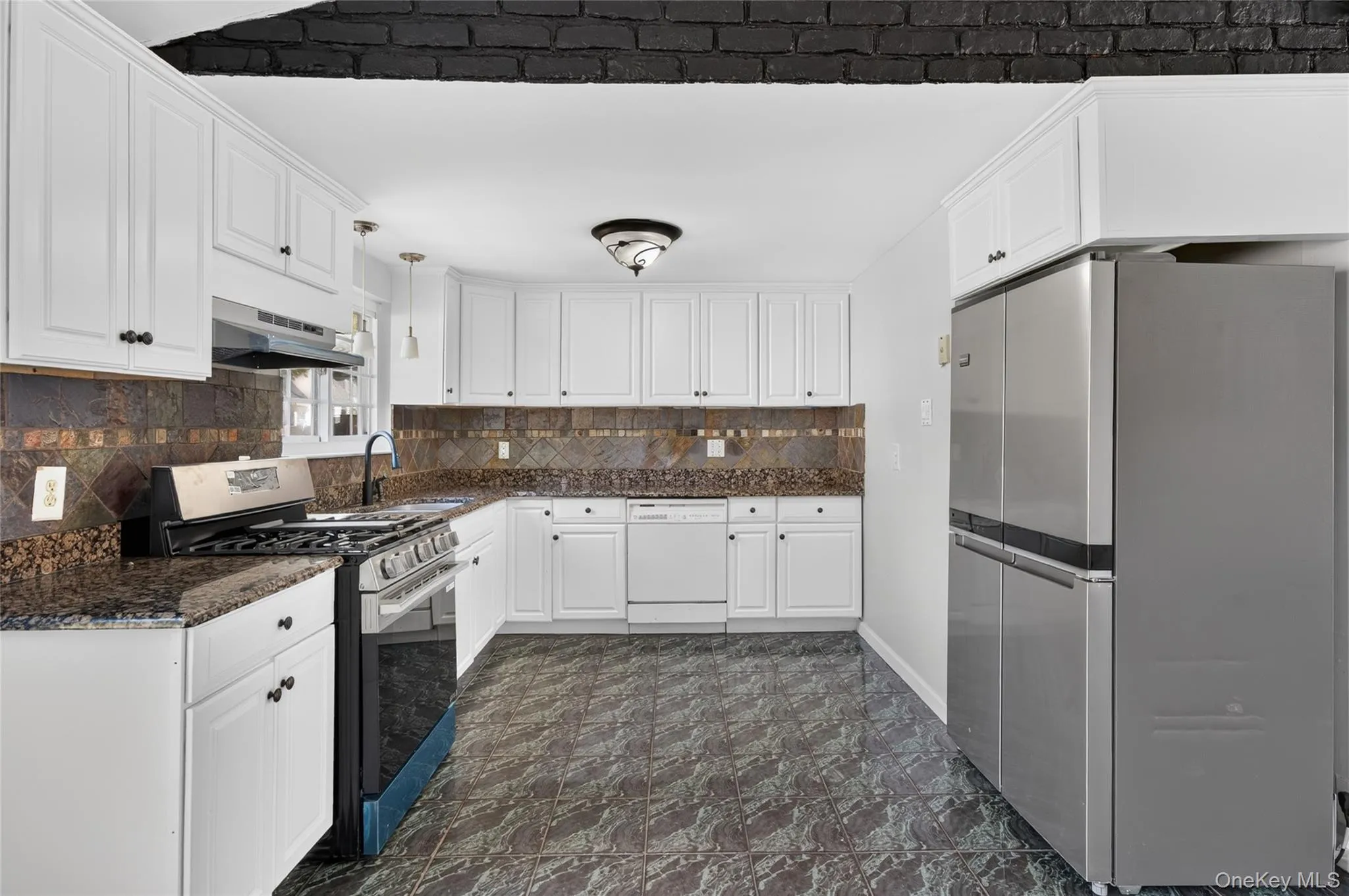 3 Lee Place, Brookhaven, NY, 5 Bedrooms Bedrooms, 7 Rooms Rooms,3 BathroomsBathrooms,Residential,For Rent,Lee,0,1036168 3 Lee Place, Brookhaven, NY, 5 Bedrooms Bedrooms, 7 Rooms Rooms,3 BathroomsBathrooms,Residential,For Rent,Lee,0,1036168