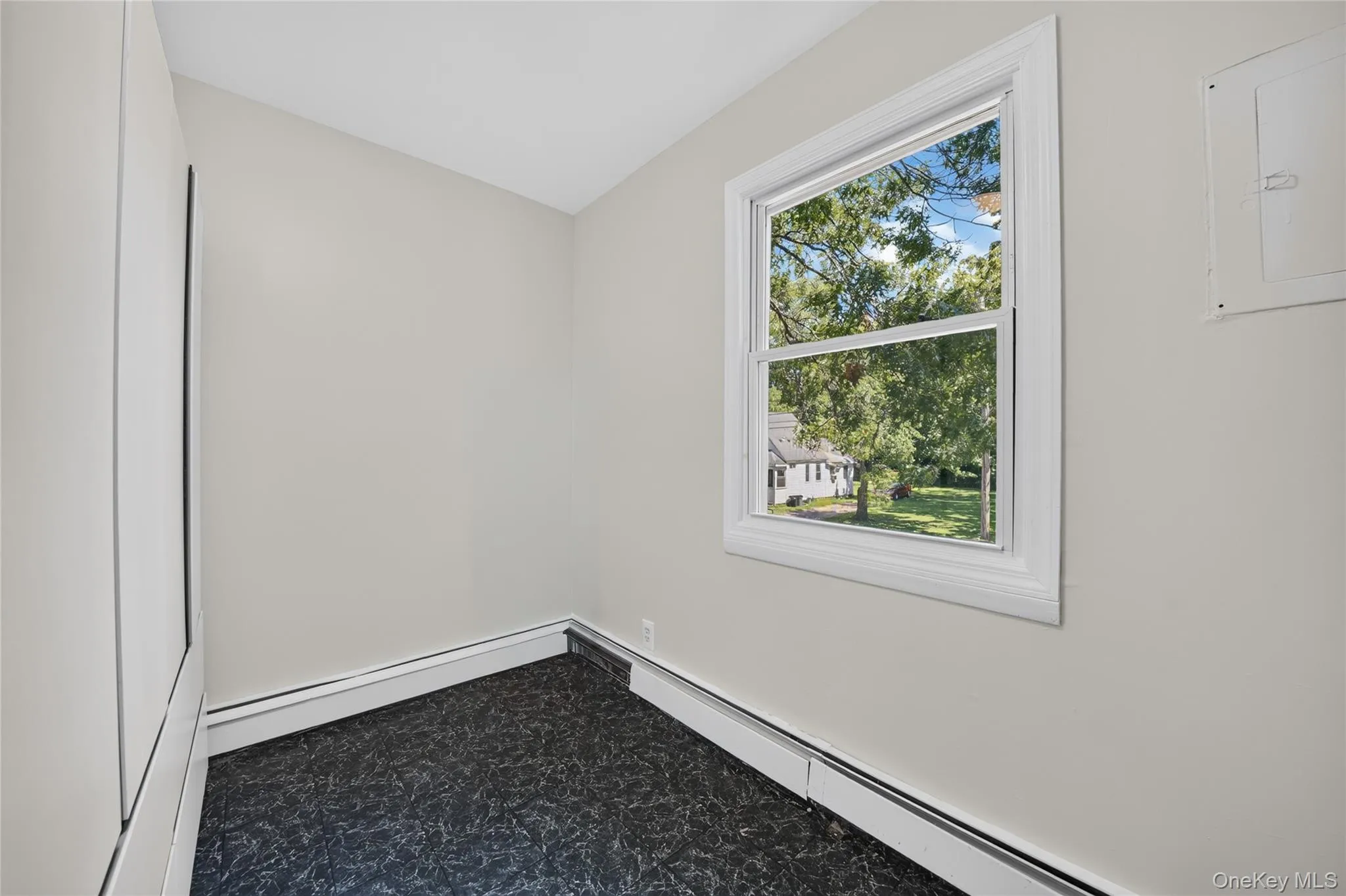 3 Lee Place, Brookhaven, NY, 5 Bedrooms Bedrooms, 7 Rooms Rooms,3 BathroomsBathrooms,Residential,For Rent,Lee,0,1036168 3 Lee Place, Brookhaven, NY, 5 Bedrooms Bedrooms, 7 Rooms Rooms,3 BathroomsBathrooms,Residential,For Rent,Lee,0,1036168