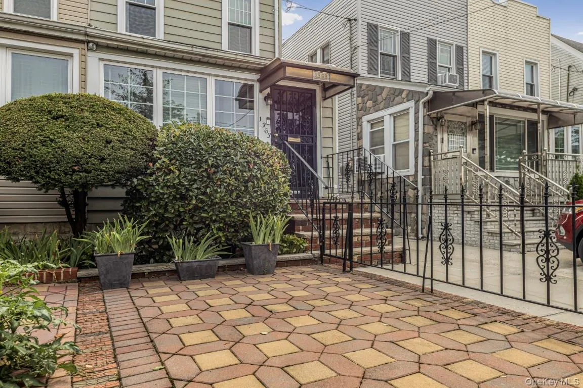 1363 Albany Avenue, New York, NY, 3 Bedrooms Bedrooms, 7 Rooms Rooms,2 BathroomsBathrooms,Residential,For Rent,Albany,0,1036171 1363 Albany Avenue, New York, NY, 3 Bedrooms Bedrooms, 7 Rooms Rooms,2 BathroomsBathrooms,Residential,For Rent,Albany,0,1036171