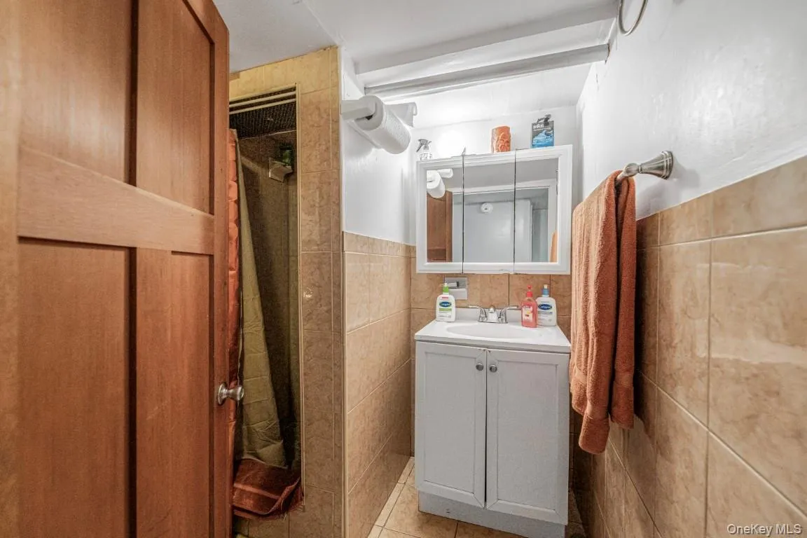 1363 Albany Avenue, New York, NY, 3 Bedrooms Bedrooms, 7 Rooms Rooms,2 BathroomsBathrooms,Residential,For Rent,Albany,0,1036171 1363 Albany Avenue, New York, NY, 3 Bedrooms Bedrooms, 7 Rooms Rooms,2 BathroomsBathrooms,Residential,For Rent,Albany,0,1036171