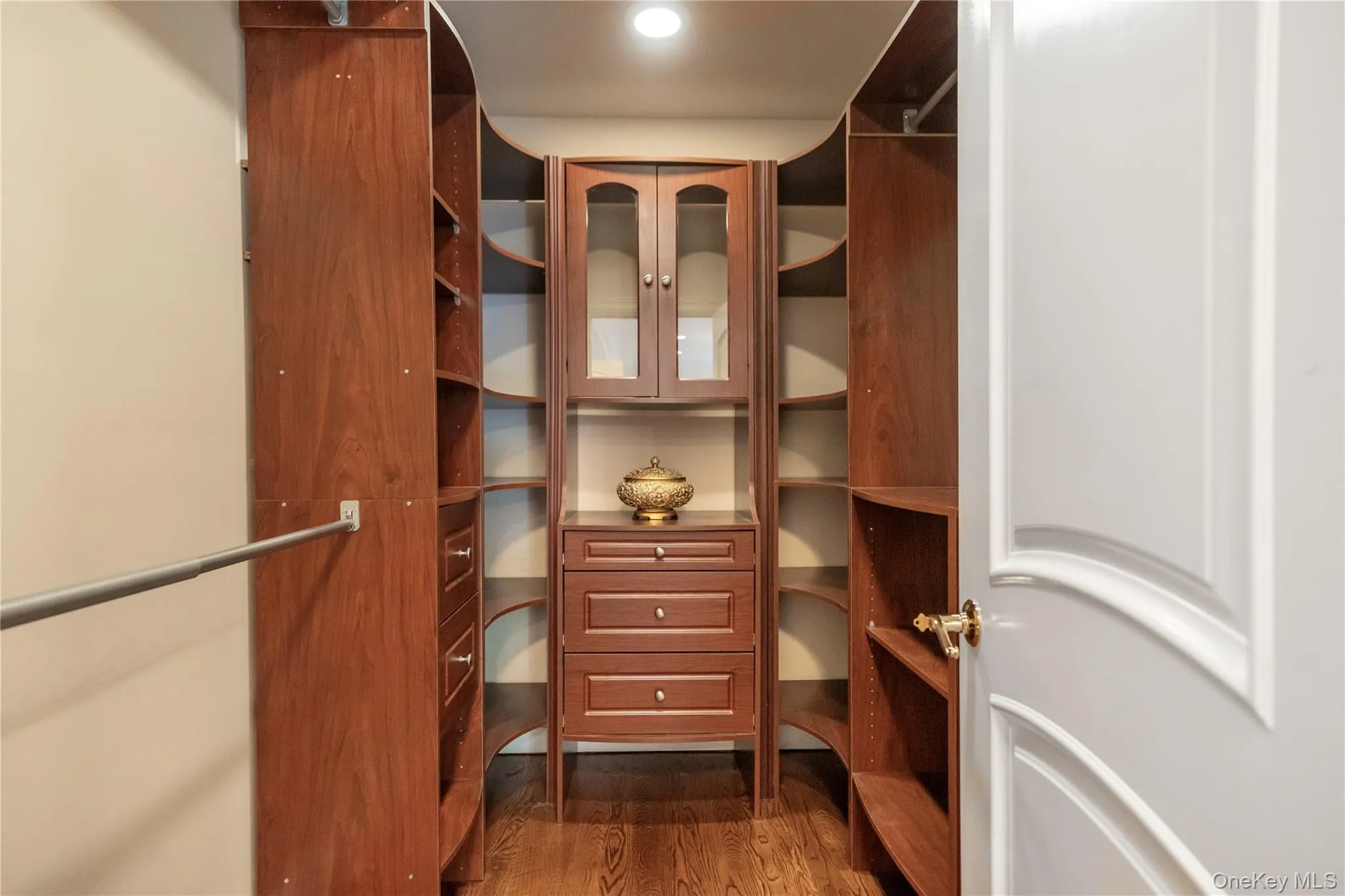 20 Stirrup Lane, Oyster Bay, NY, 6 Bedrooms Bedrooms, 12 Rooms Rooms,4 BathroomsBathrooms,Residential,For Rent,Stirrup,0,1036182 20 Stirrup Lane, Oyster Bay, NY, 6 Bedrooms Bedrooms, 12 Rooms Rooms,4 BathroomsBathrooms,Residential,For Rent,Stirrup,0,1036182
