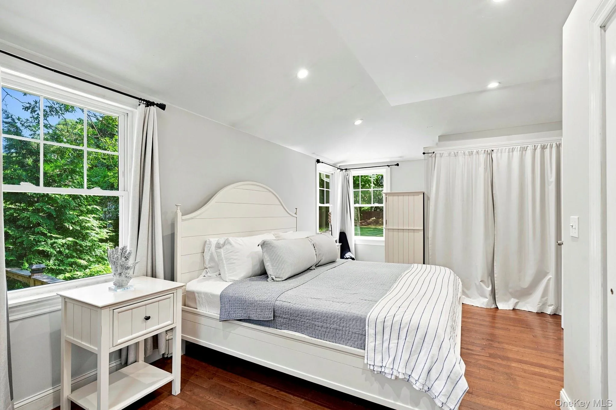 22 Matthews Drive, Southampton, NY, 1 Bedroom Bedrooms, 4 Rooms Rooms,1 BathroomBathrooms,Residential,For Rent,Matthews,0,1036186 22 Matthews Drive, Southampton, NY, 1 Bedroom Bedrooms, 4 Rooms Rooms,1 BathroomBathrooms,Residential,For Rent,Matthews,0,1036186