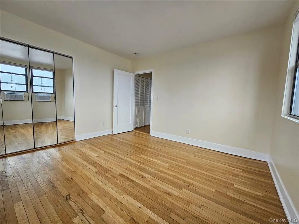 Bedroom has lots of windows! Bedroom has lots of windows!