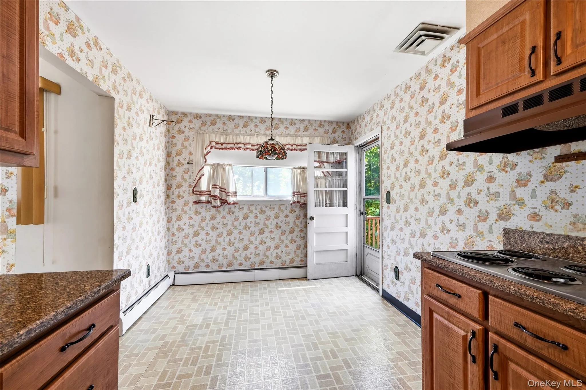 18 Valley Lane, Hempstead, NY, 4 Bedrooms Bedrooms, 8 Rooms Rooms,2 BathroomsBathrooms,Residential,For Rent,Valley,0,1036208 18 Valley Lane, Hempstead, NY, 4 Bedrooms Bedrooms, 8 Rooms Rooms,2 BathroomsBathrooms,Residential,For Rent,Valley,0,1036208